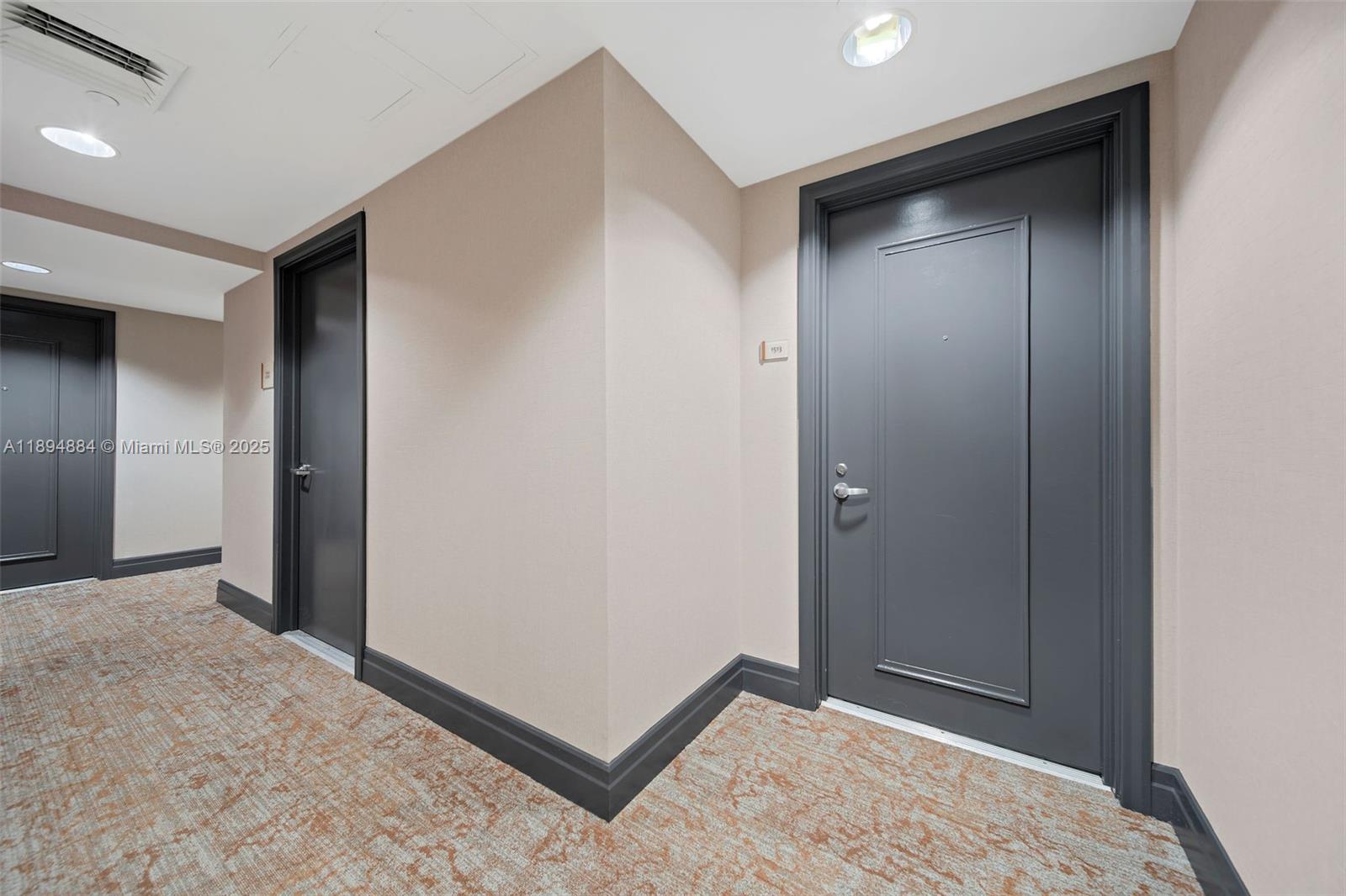 image 1060 Brickell31