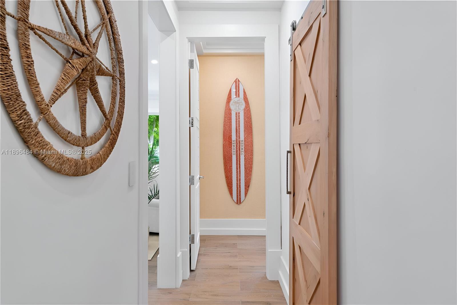 2575 Pine Tree Dr Miami Beach, FL 33140