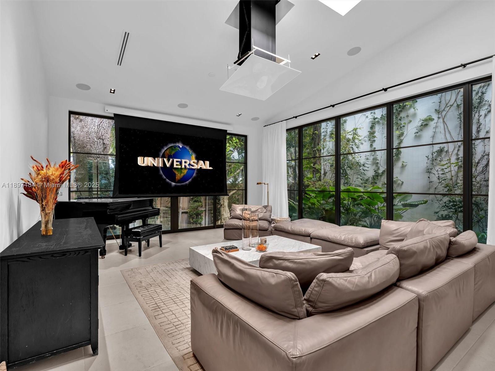 2931 Emathla St Miami, FL 33133