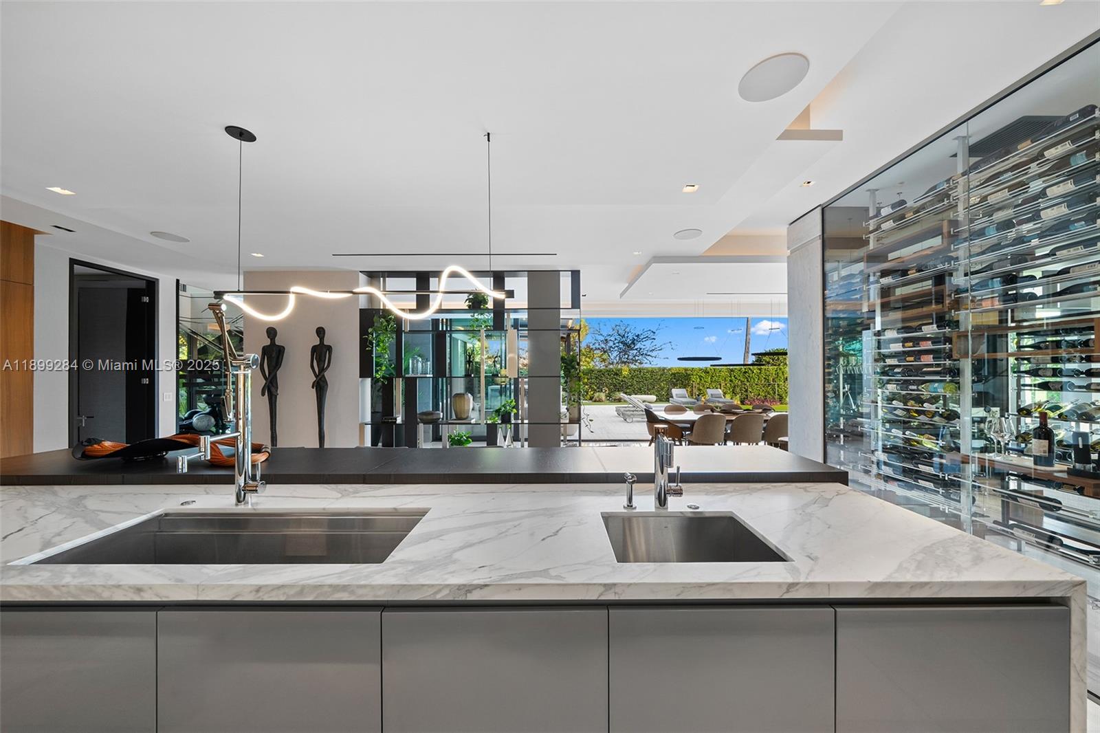 790 Lake Rd Miami, FL 33137