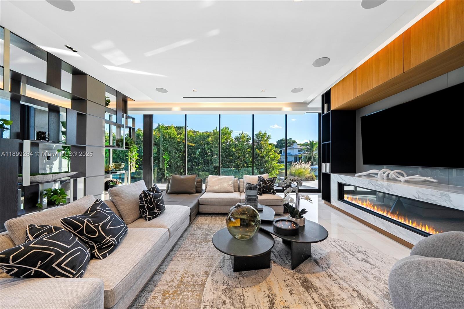 790 Lake Rd Miami, FL 33137