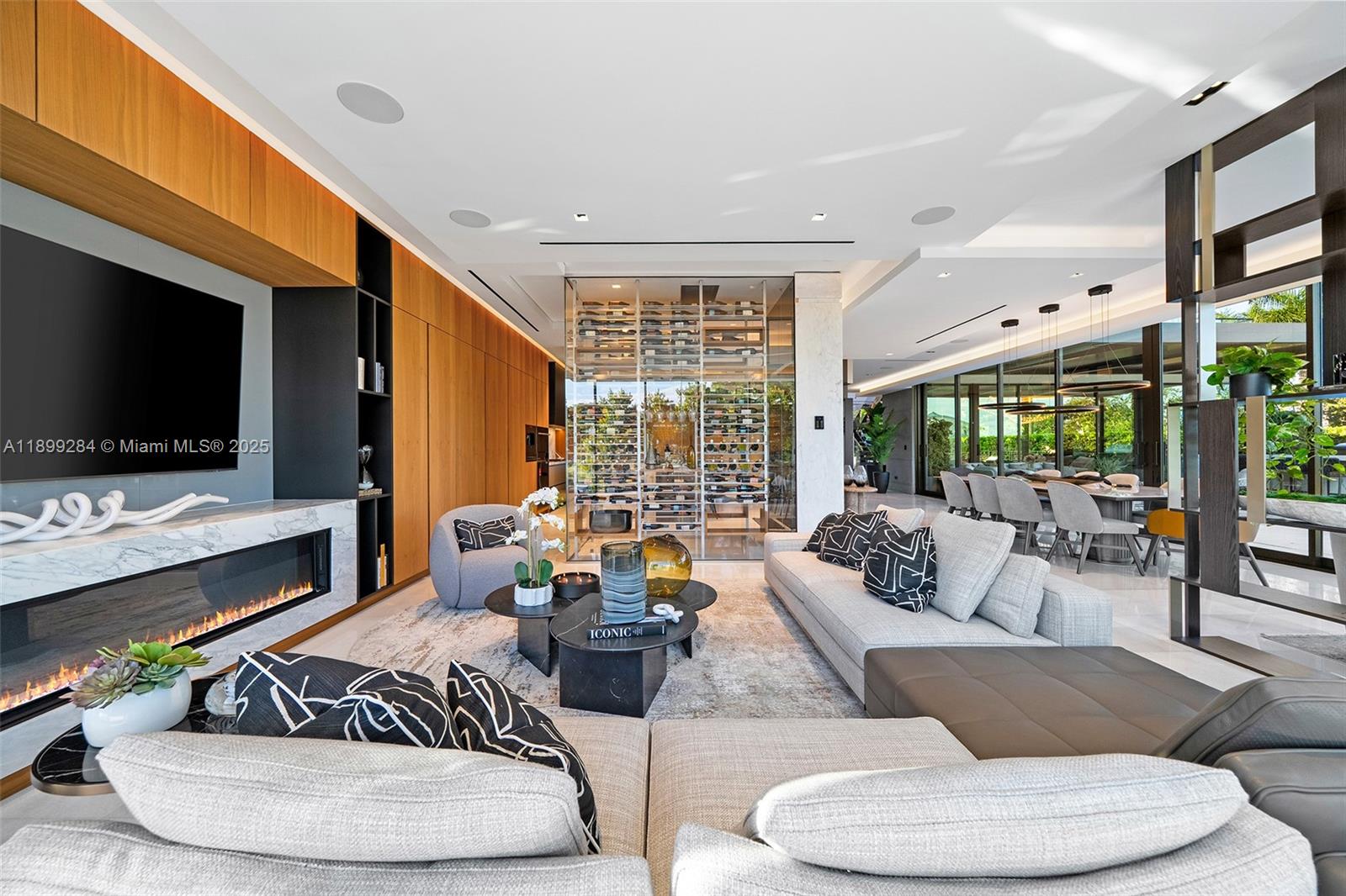 790 Lake Rd Miami, FL 33137