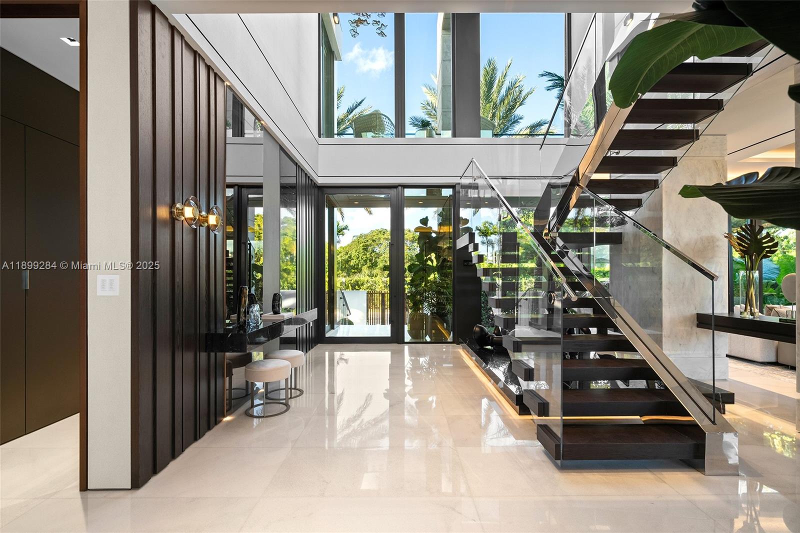 790 Lake Rd Miami, FL 33137