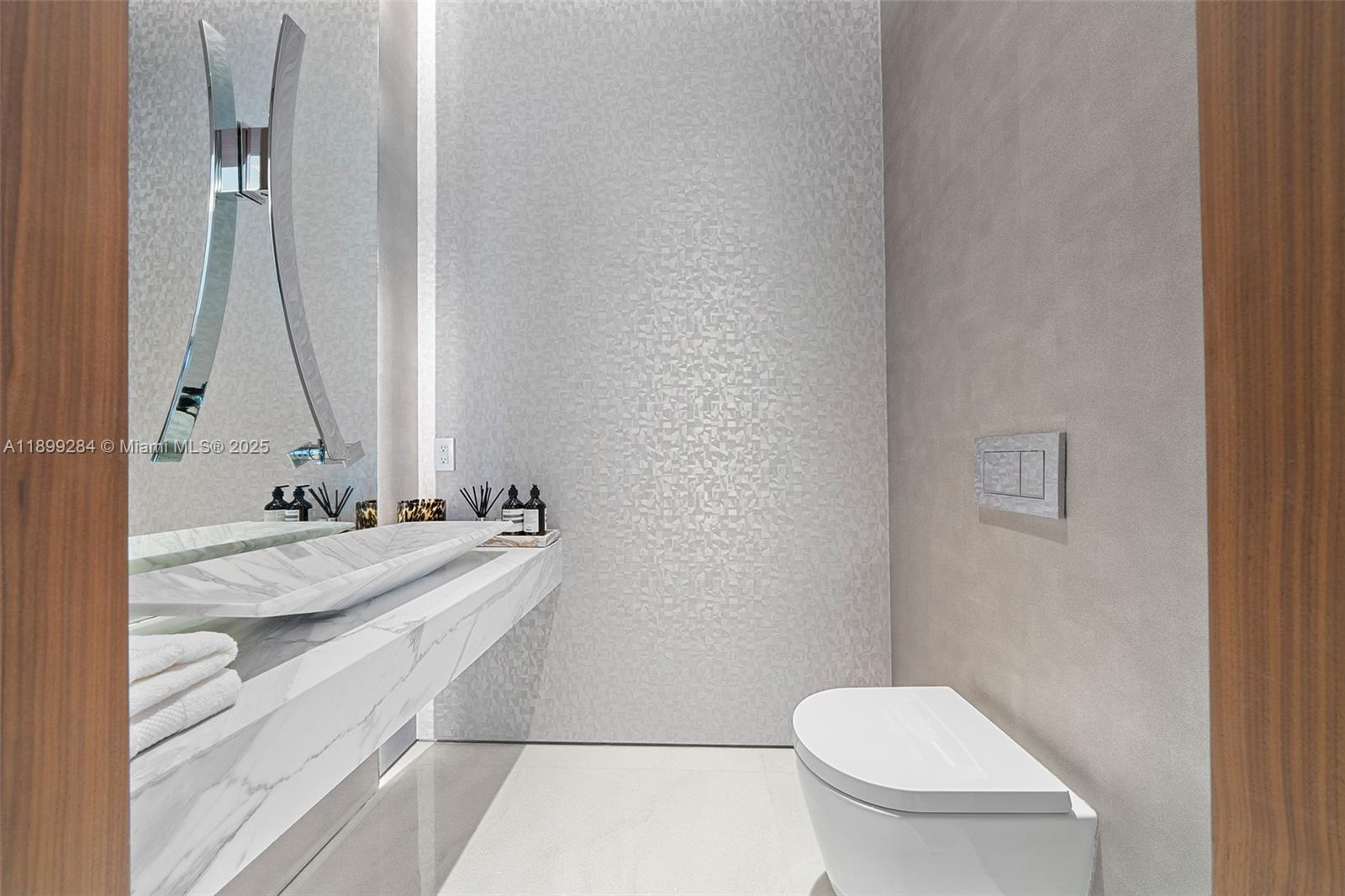 790 Lake Rd Miami, FL 33137