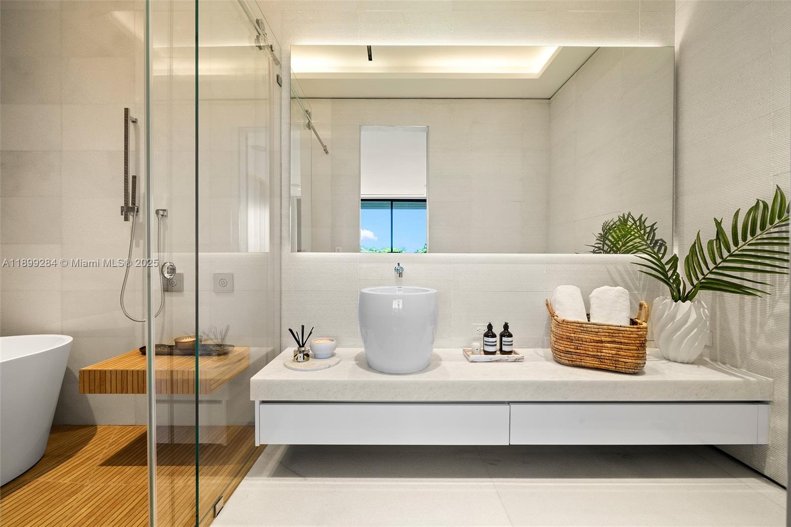 790 Lake Rd Miami, FL 33137