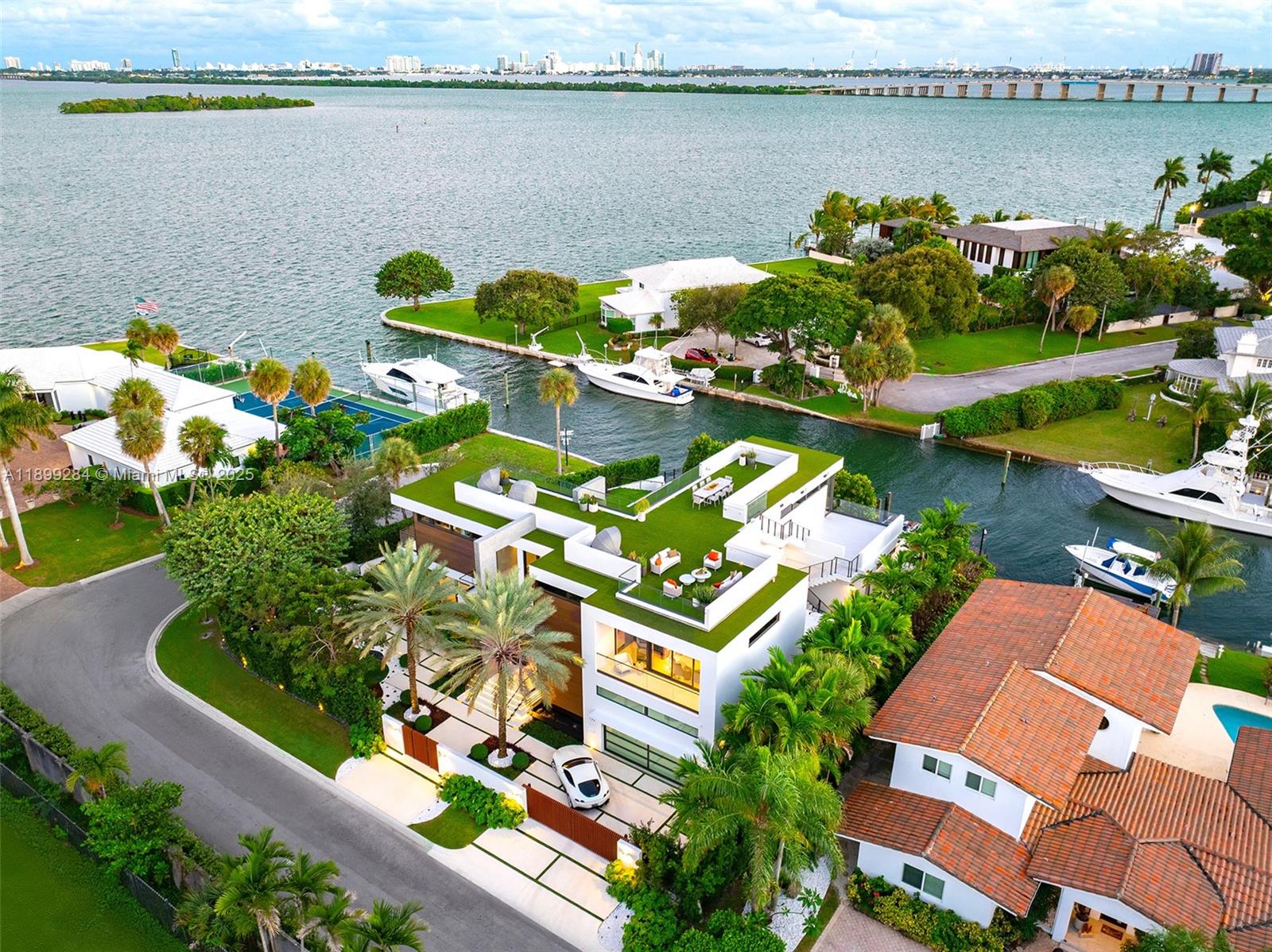 790 Lake Rd Miami, FL 33137