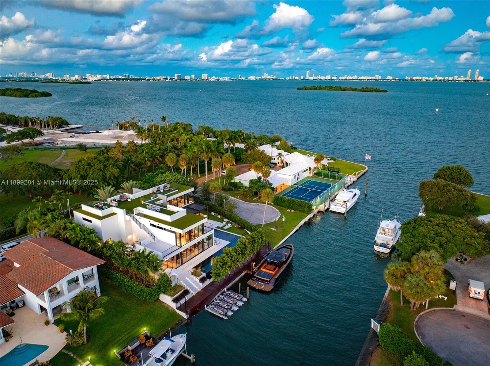 790 Lake Rd Miami, FL 33137