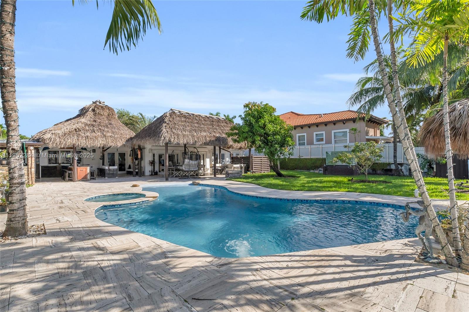 2108 NE 124th St North Miami, FL 33181