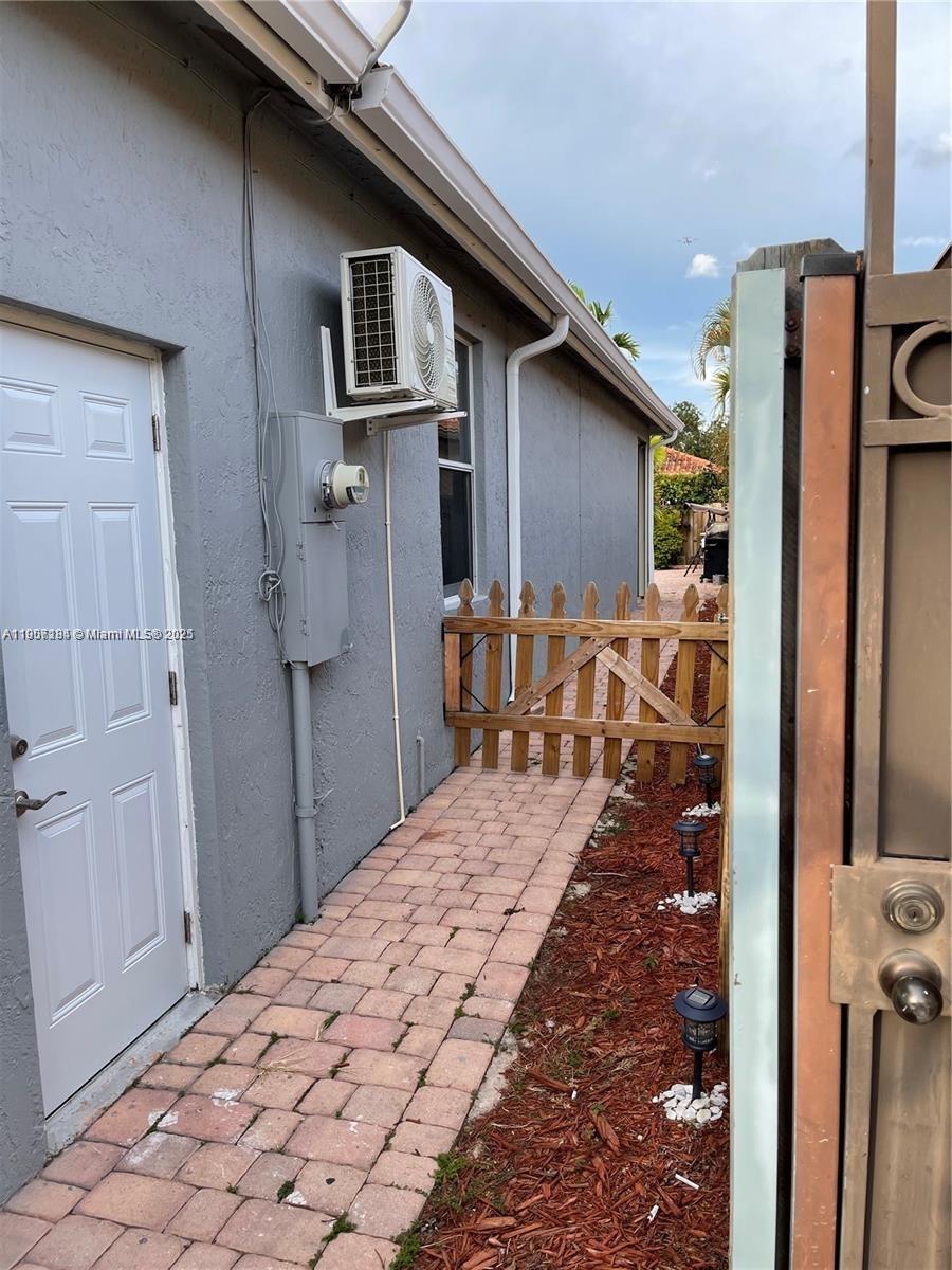 1133 NW 135th Ct Miami, FL 33182