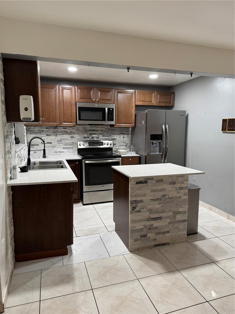 6025 SW 133rd Ct Miami, FL 33183