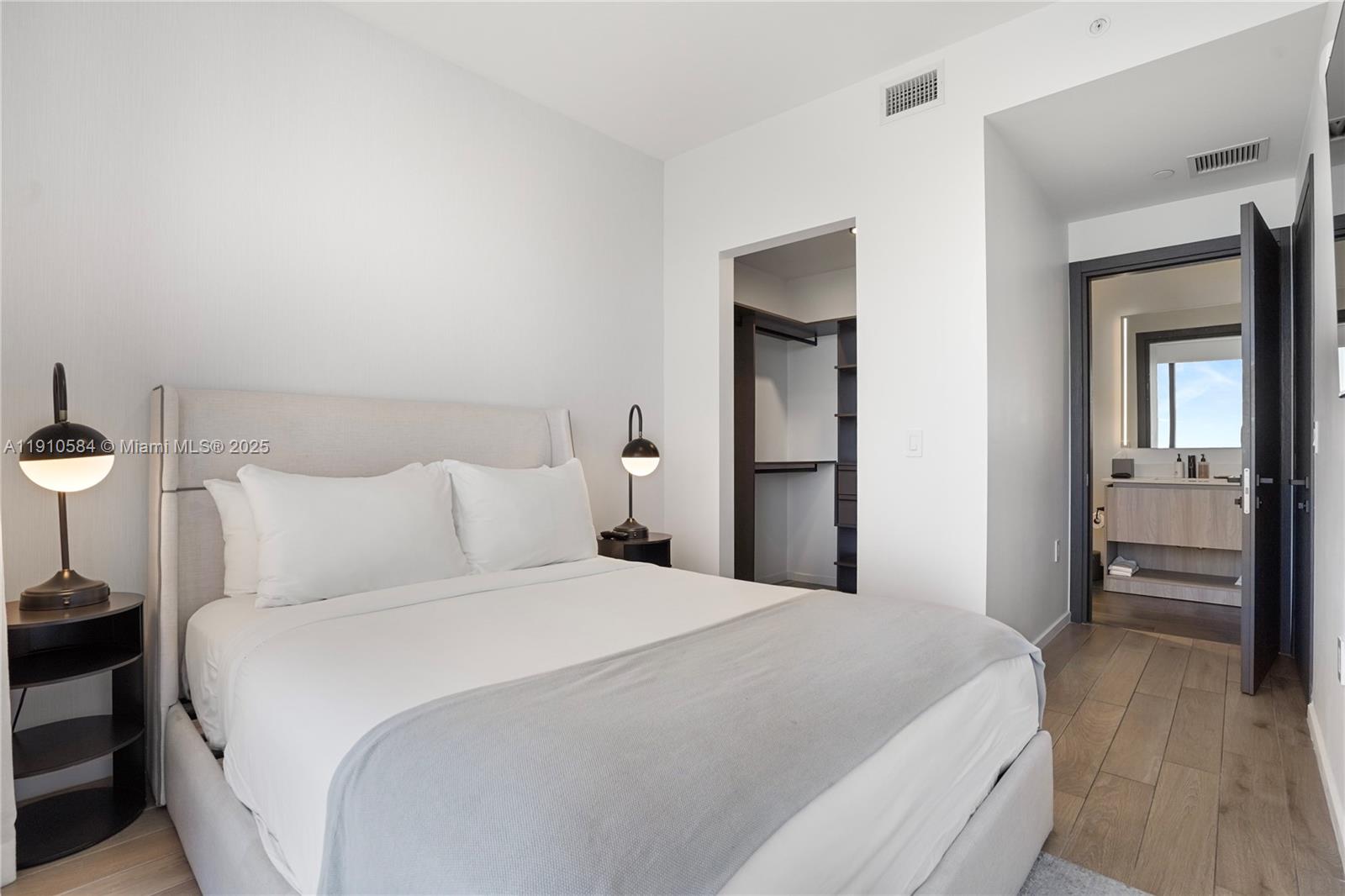 398 NE 5th St #1811 Miami, FL 33132