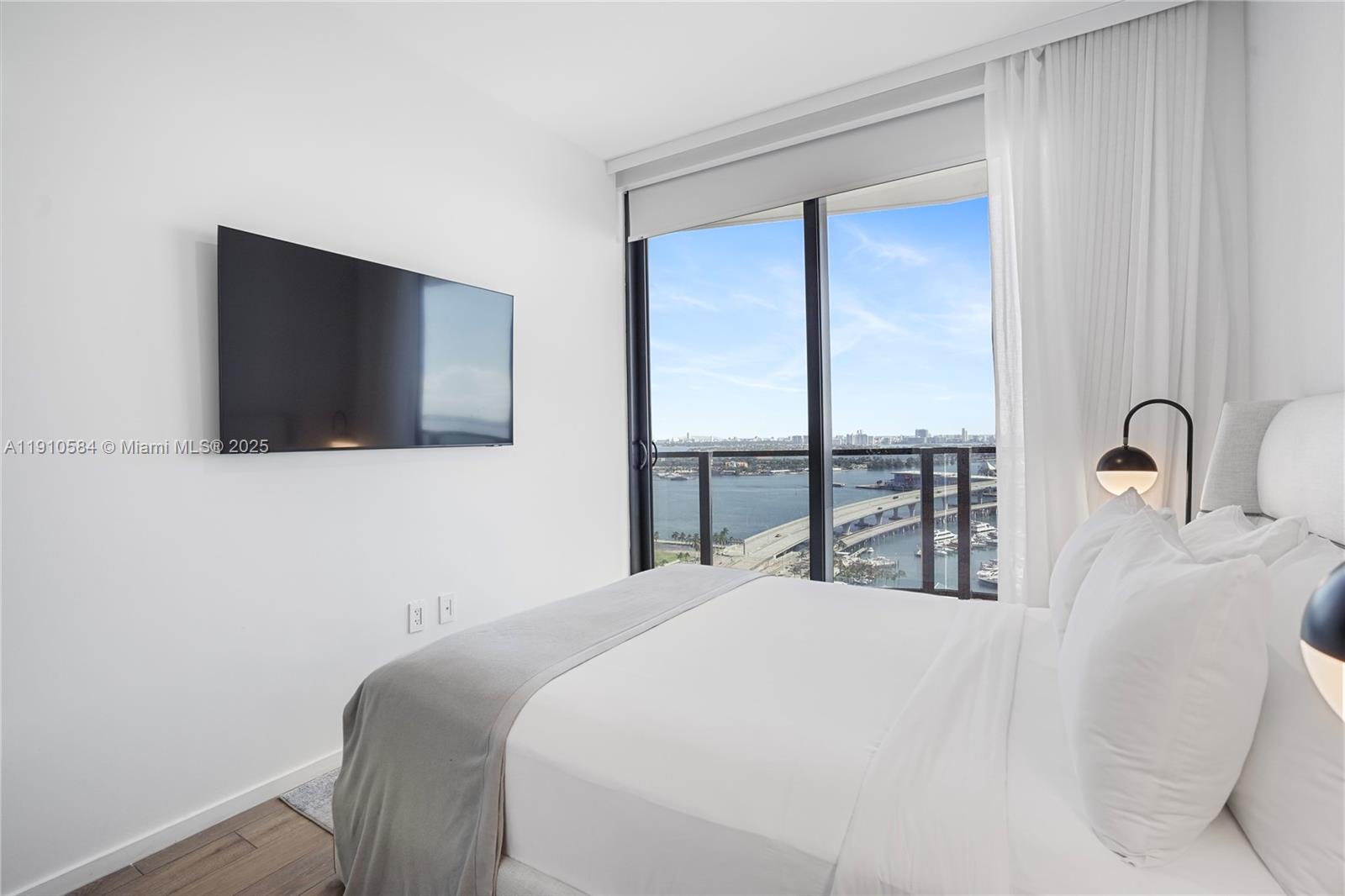 398 NE 5th St #1811 Miami, FL 33132