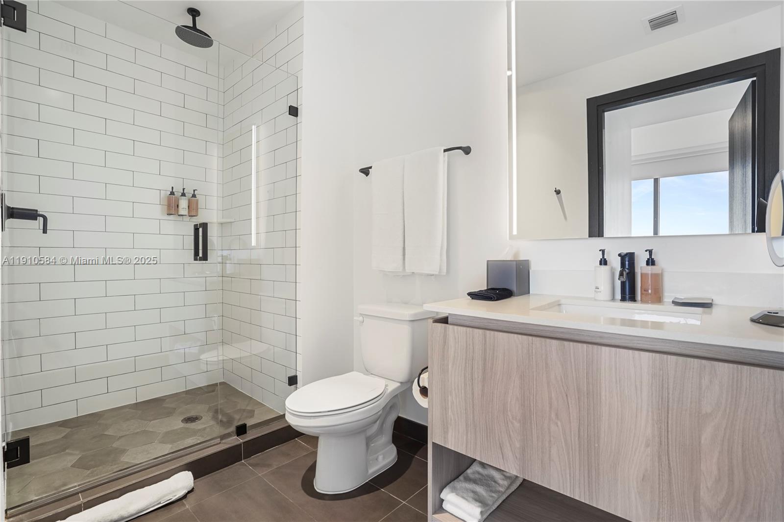 398 NE 5th St #1811 Miami, FL 33132