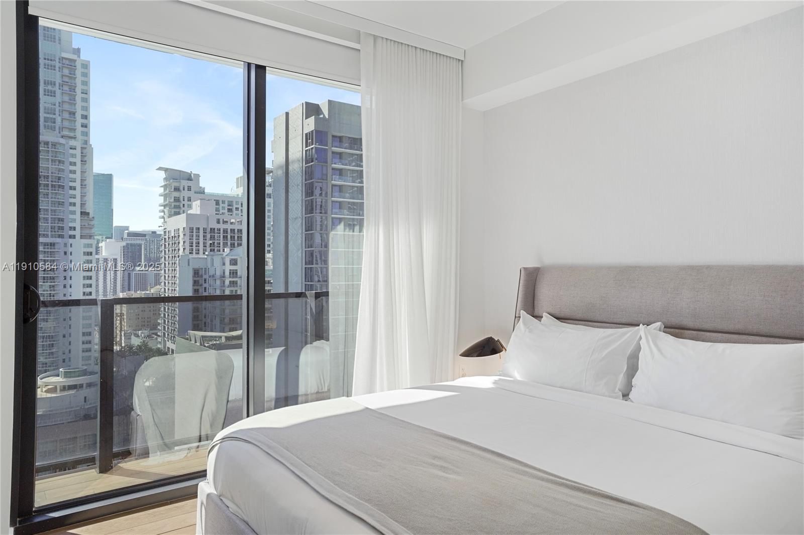 398 NE 5th St #1811 Miami, FL 33132