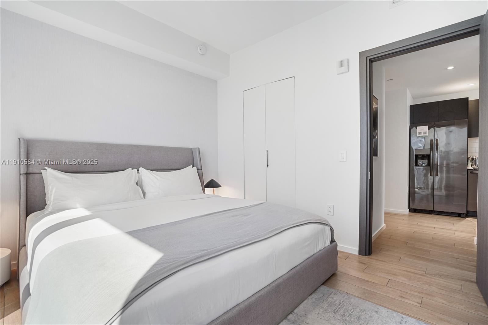 398 NE 5th St #1811 Miami, FL 33132