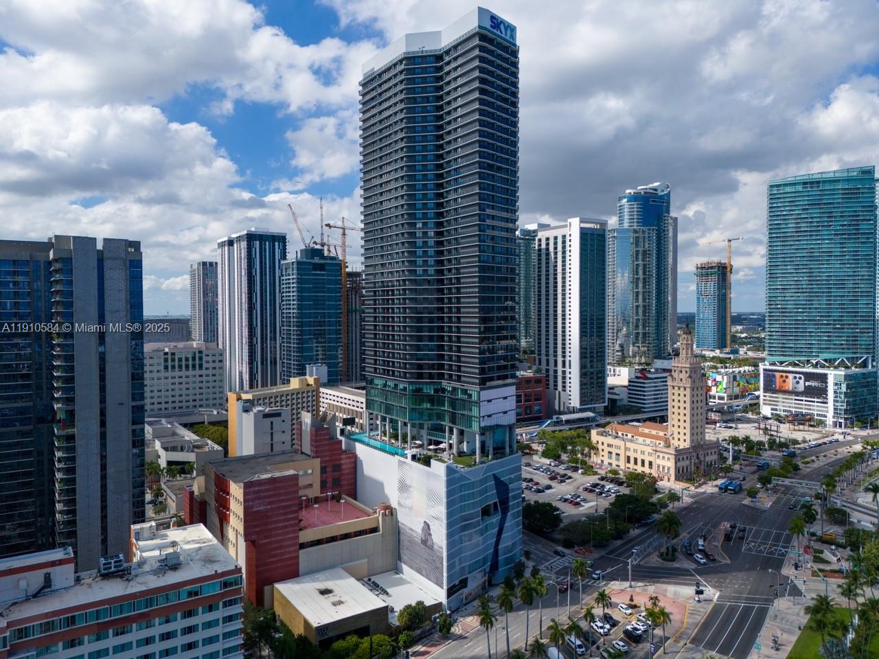 398 NE 5th St #1811 Miami, FL 33132