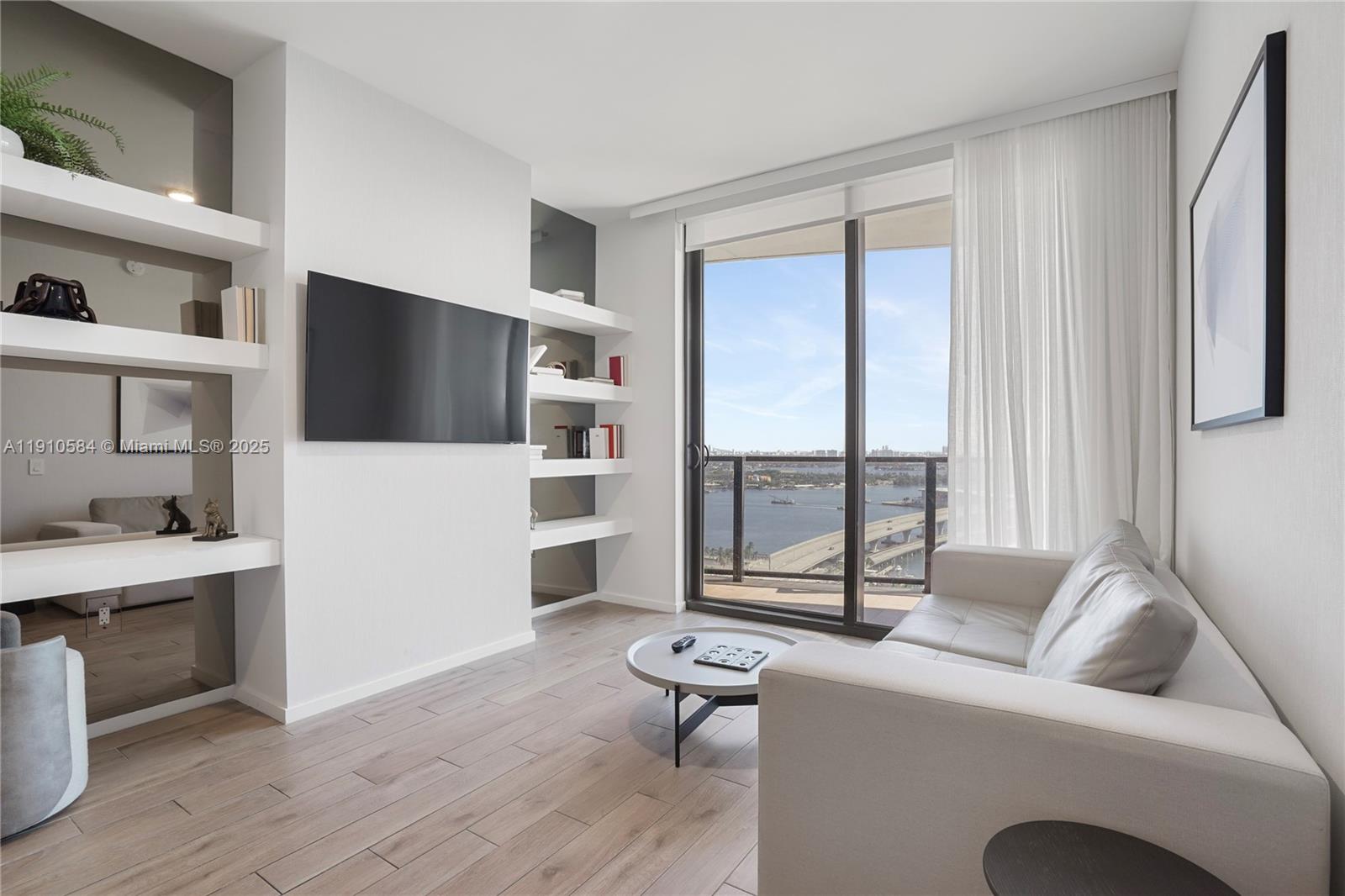 398 NE 5th St #1811 Miami, FL 33132