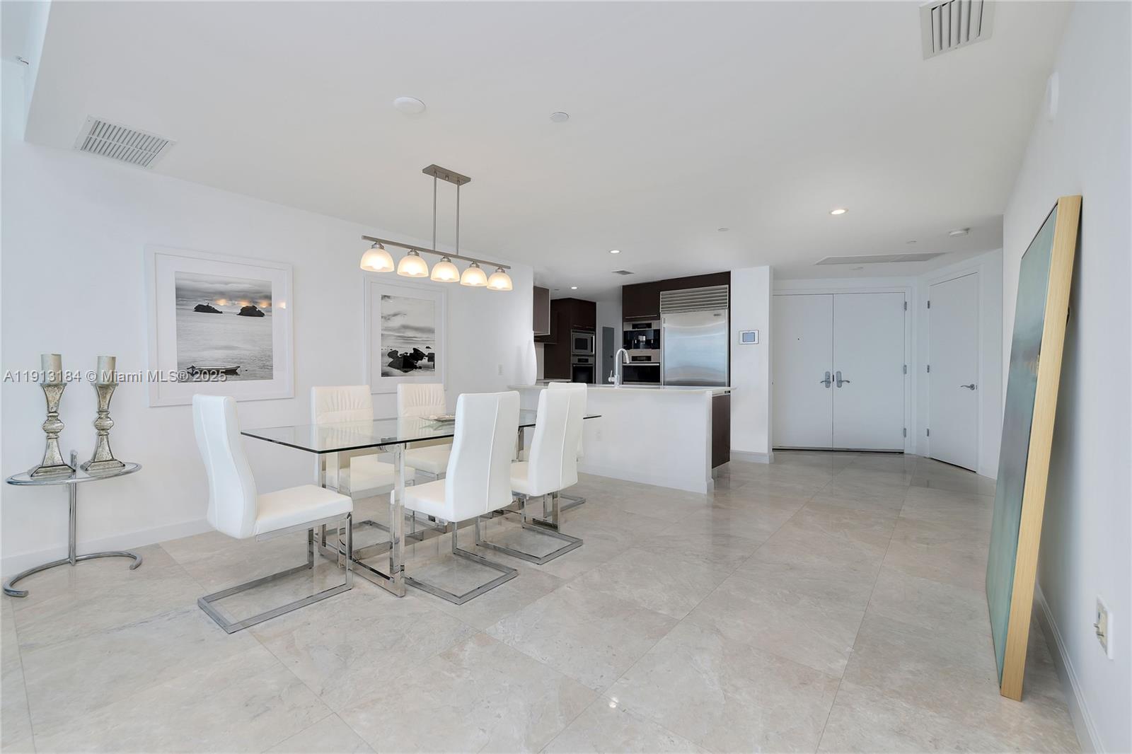 image Jade Beach Condo11