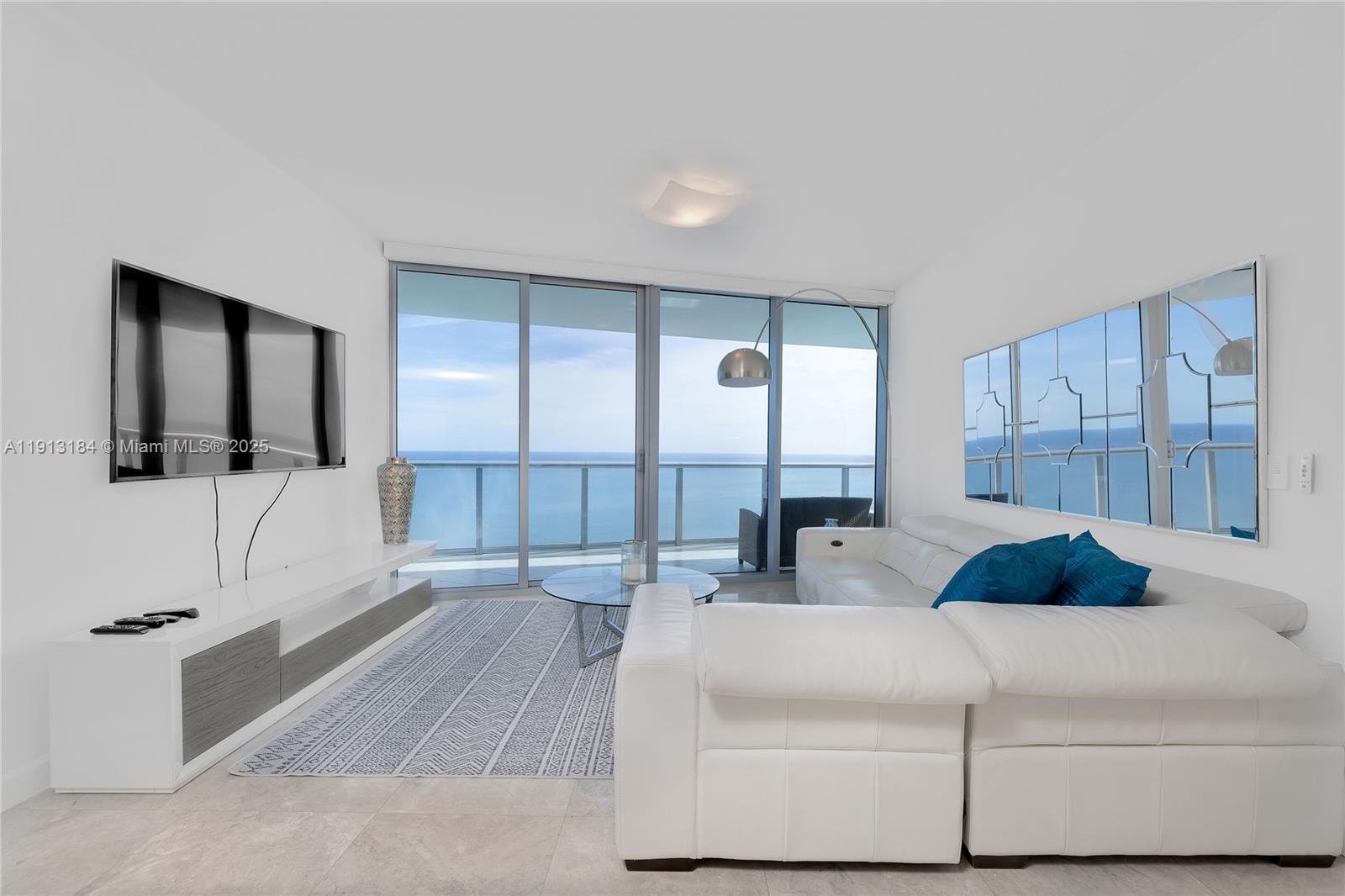 image Jade Beach Condo1