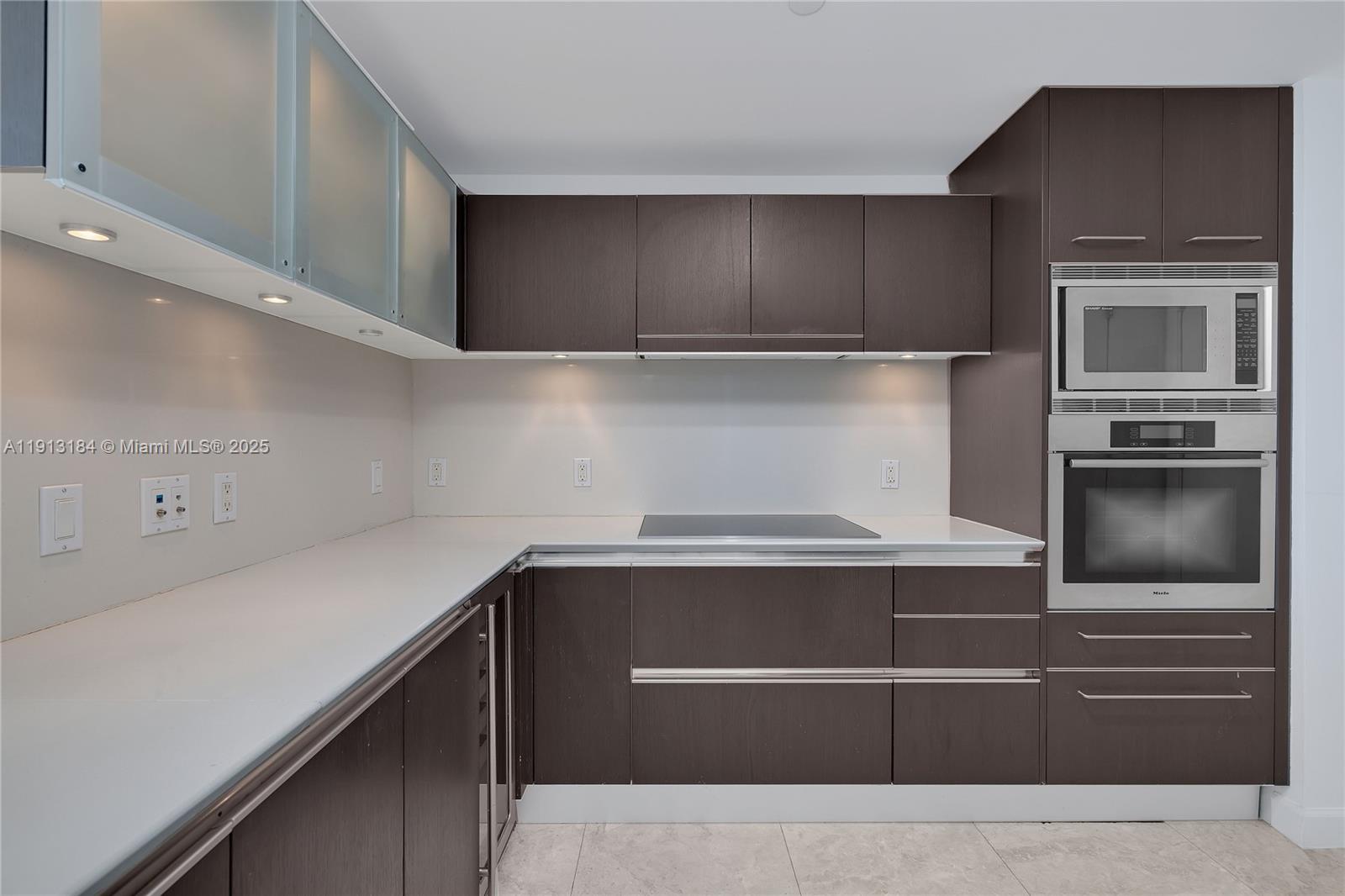 image Jade Beach Condo6