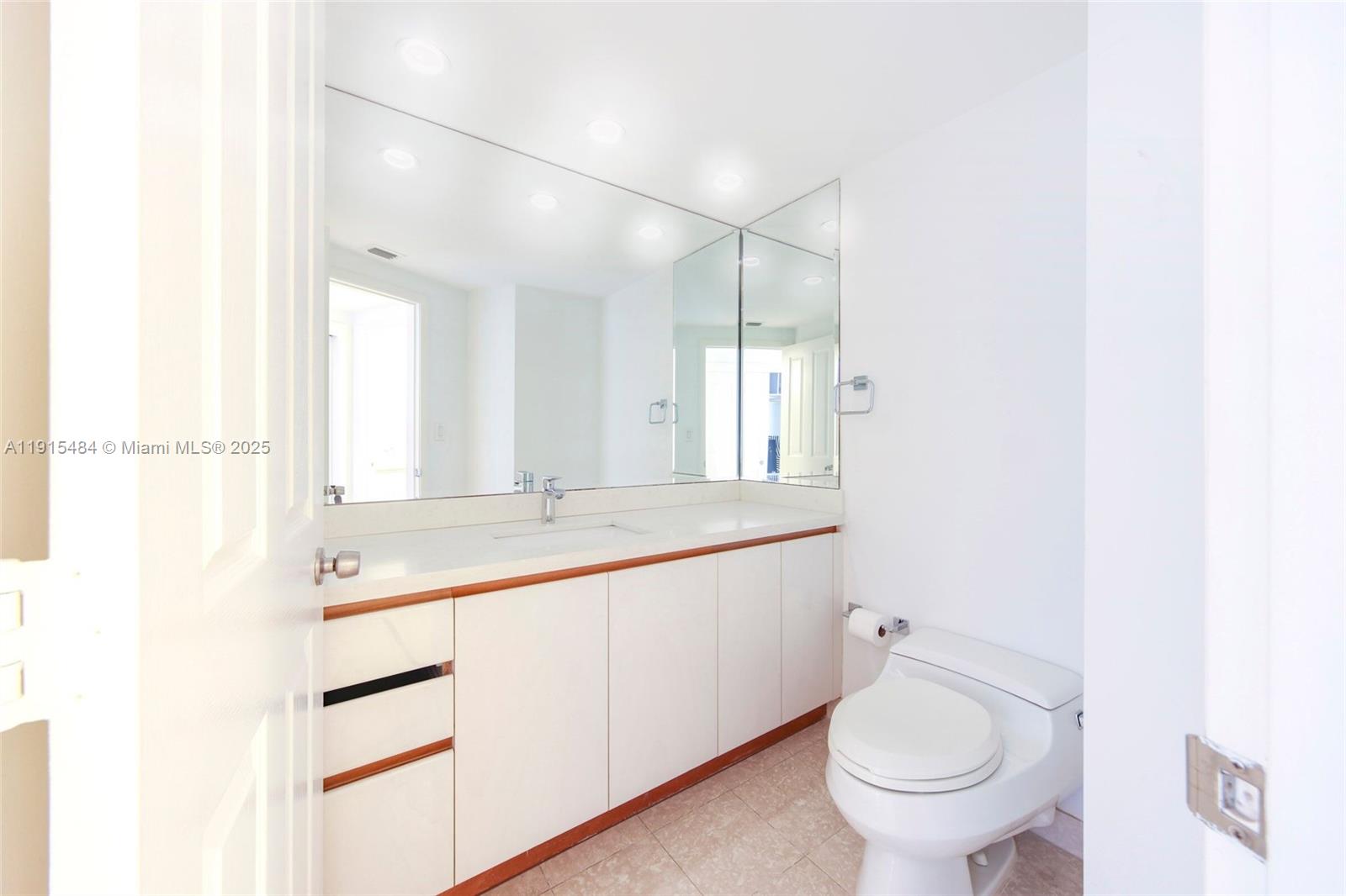 2127 Brickell Ave #2504 Miami, FL 33129