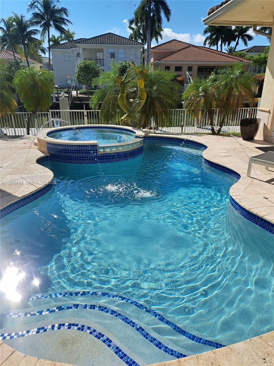 922 Washington St Hollywood, FL 33019