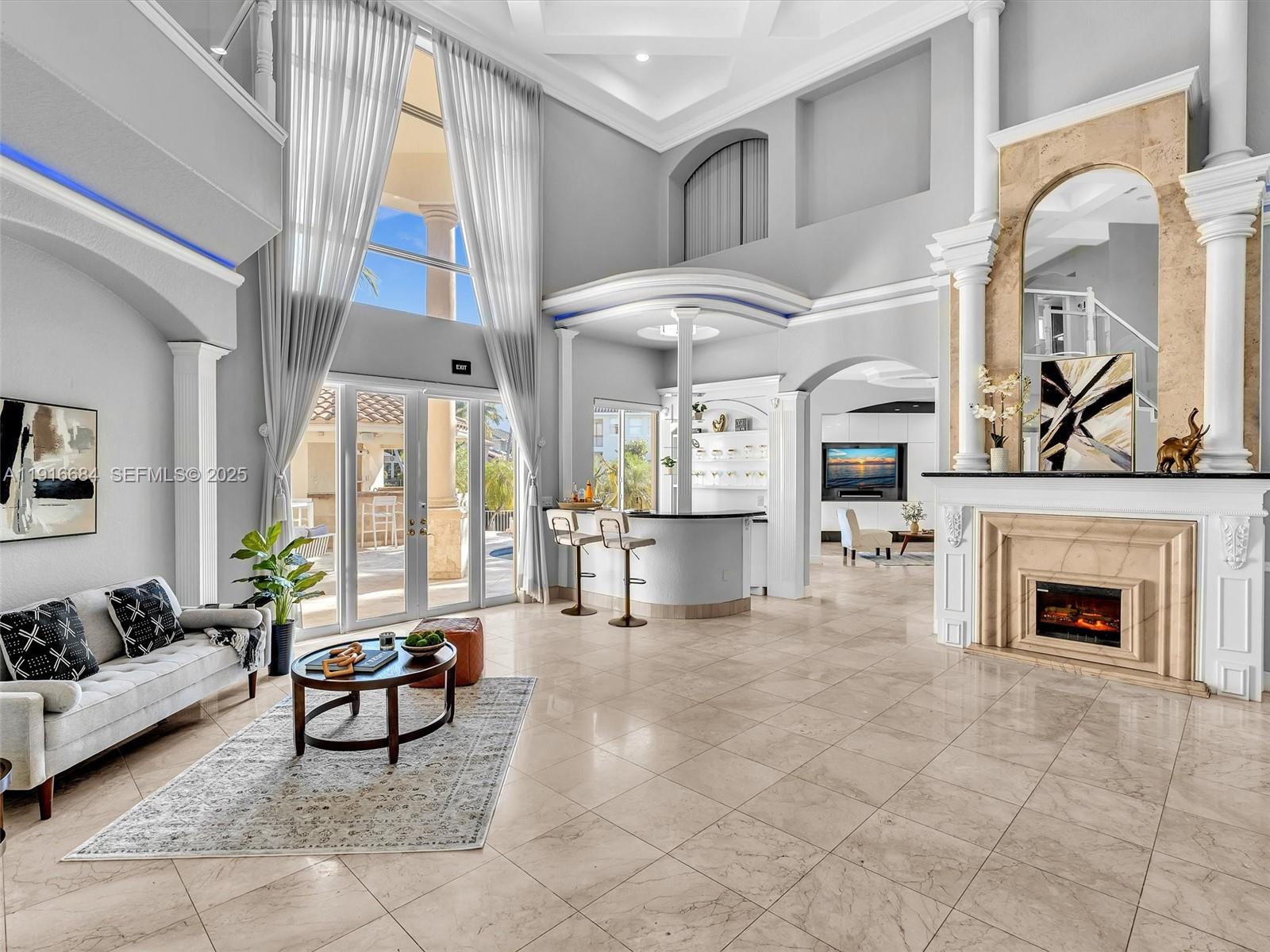 922 Washington St Hollywood, FL 33019