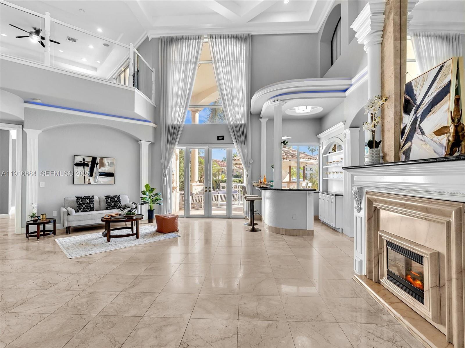 922 Washington St Hollywood, FL 33019