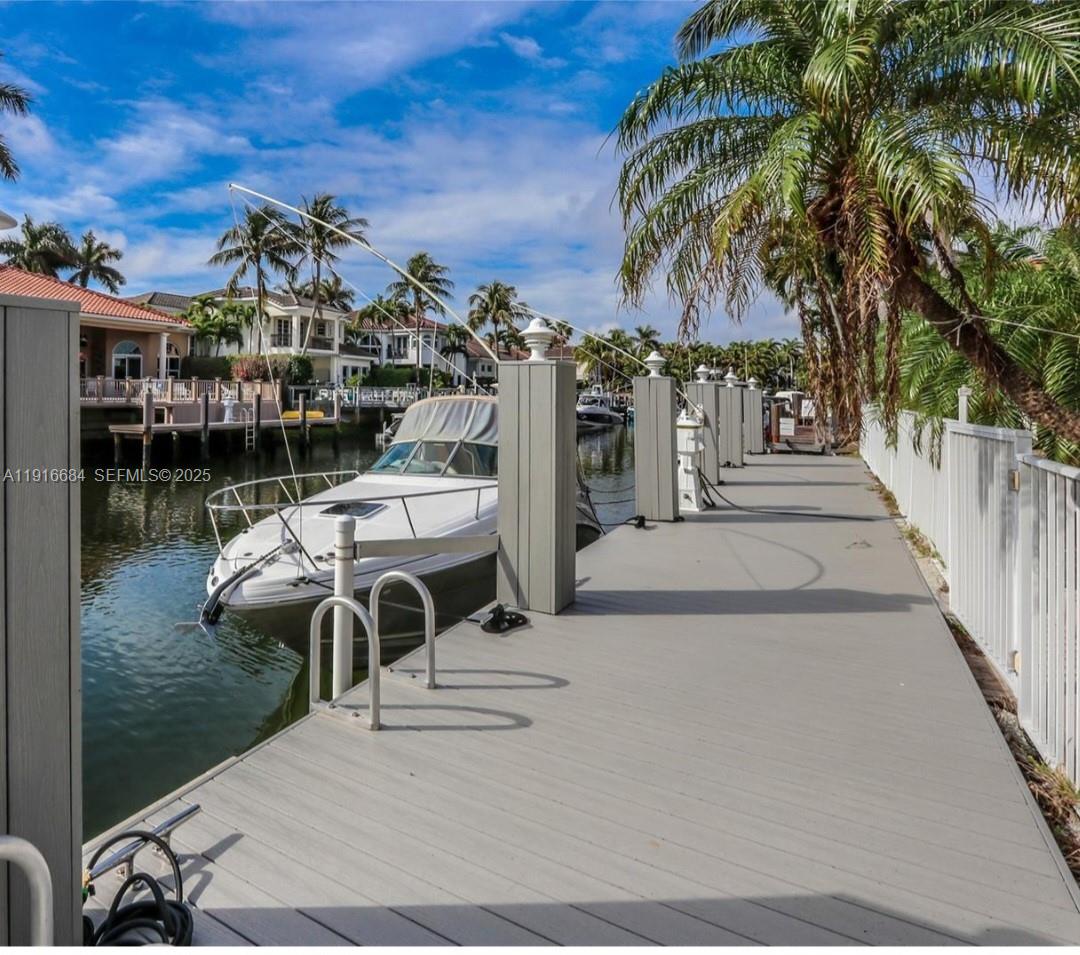 922 Washington St Hollywood, FL 33019