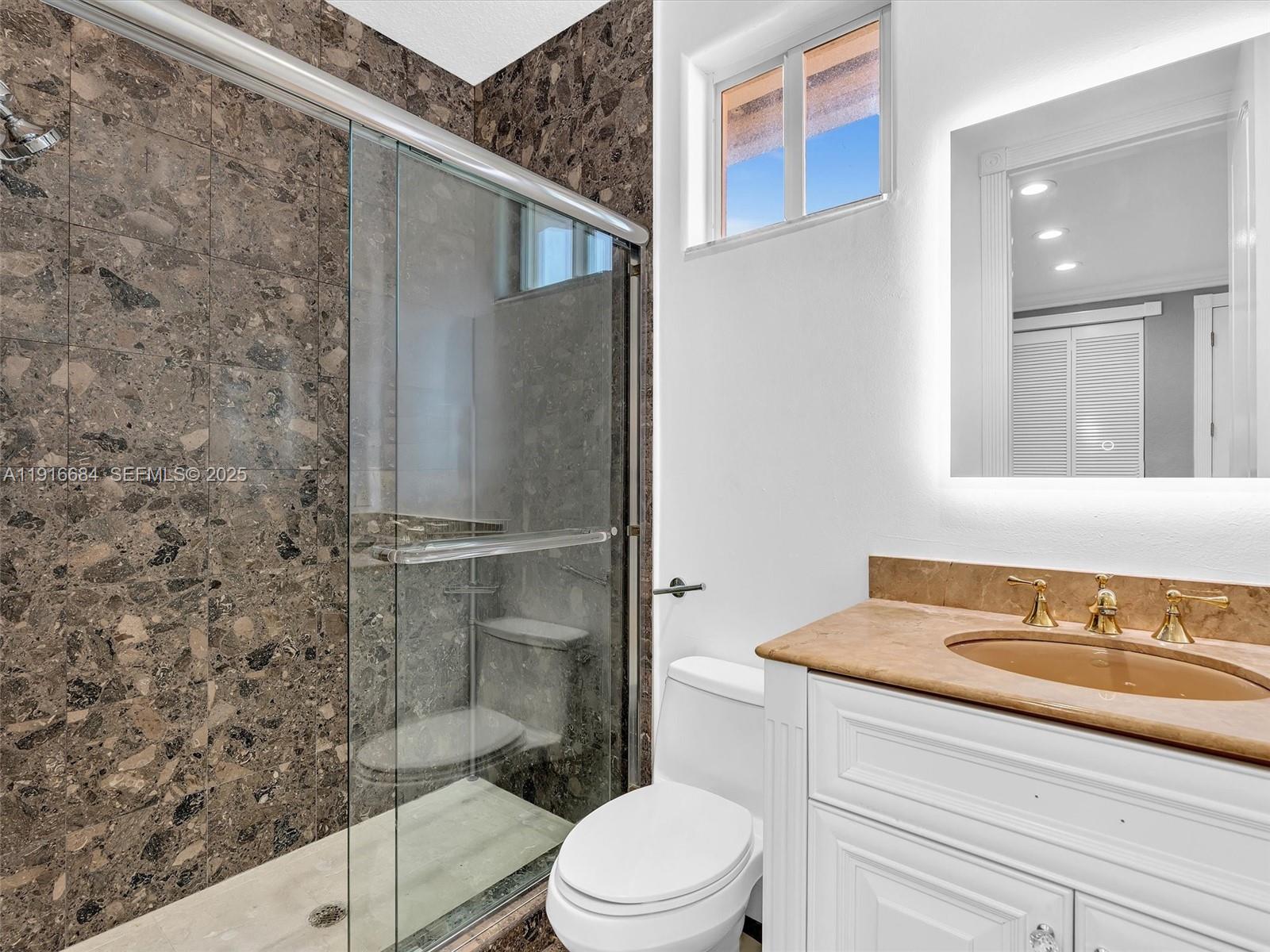 922 Washington St Hollywood, FL 33019