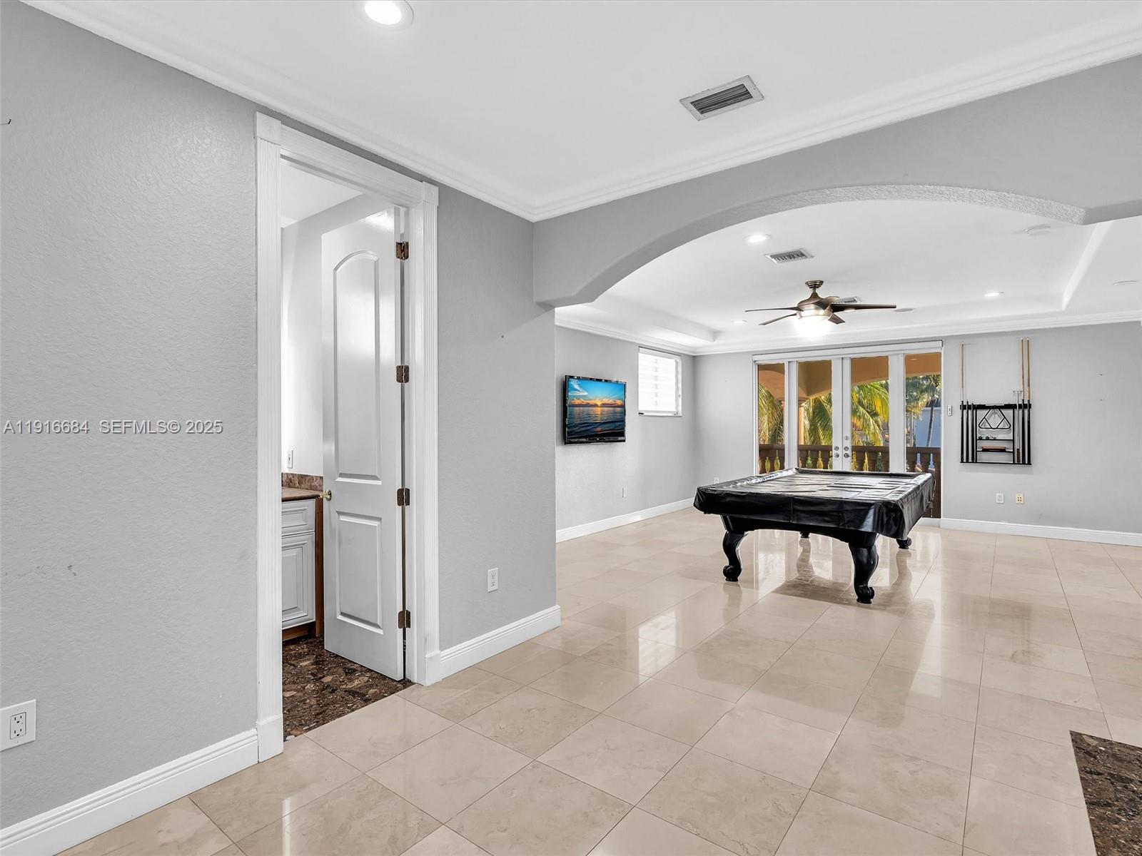 922 Washington St Hollywood, FL 33019