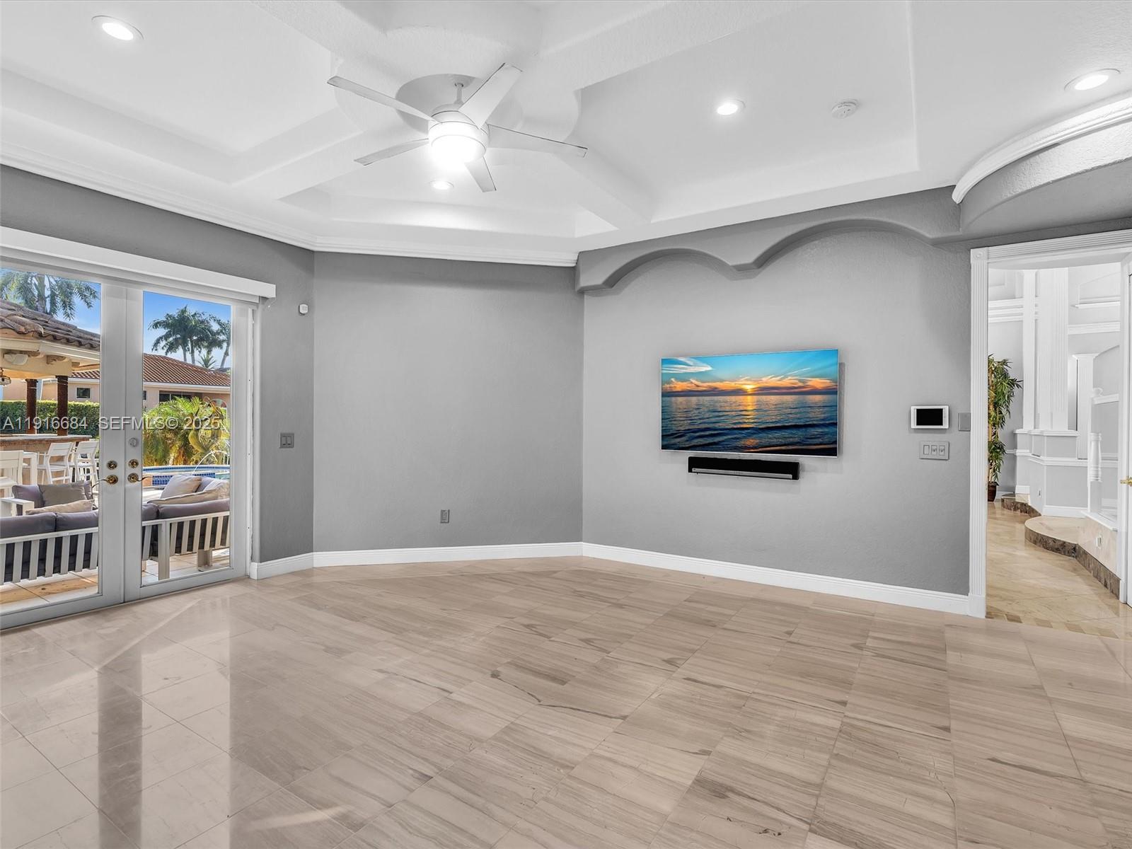 922 Washington St Hollywood, FL 33019