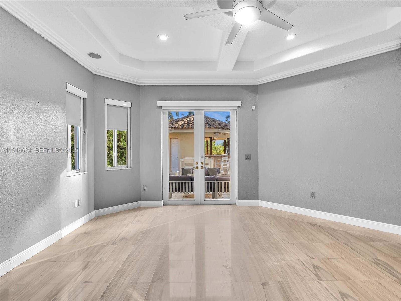 922 Washington St Hollywood, FL 33019