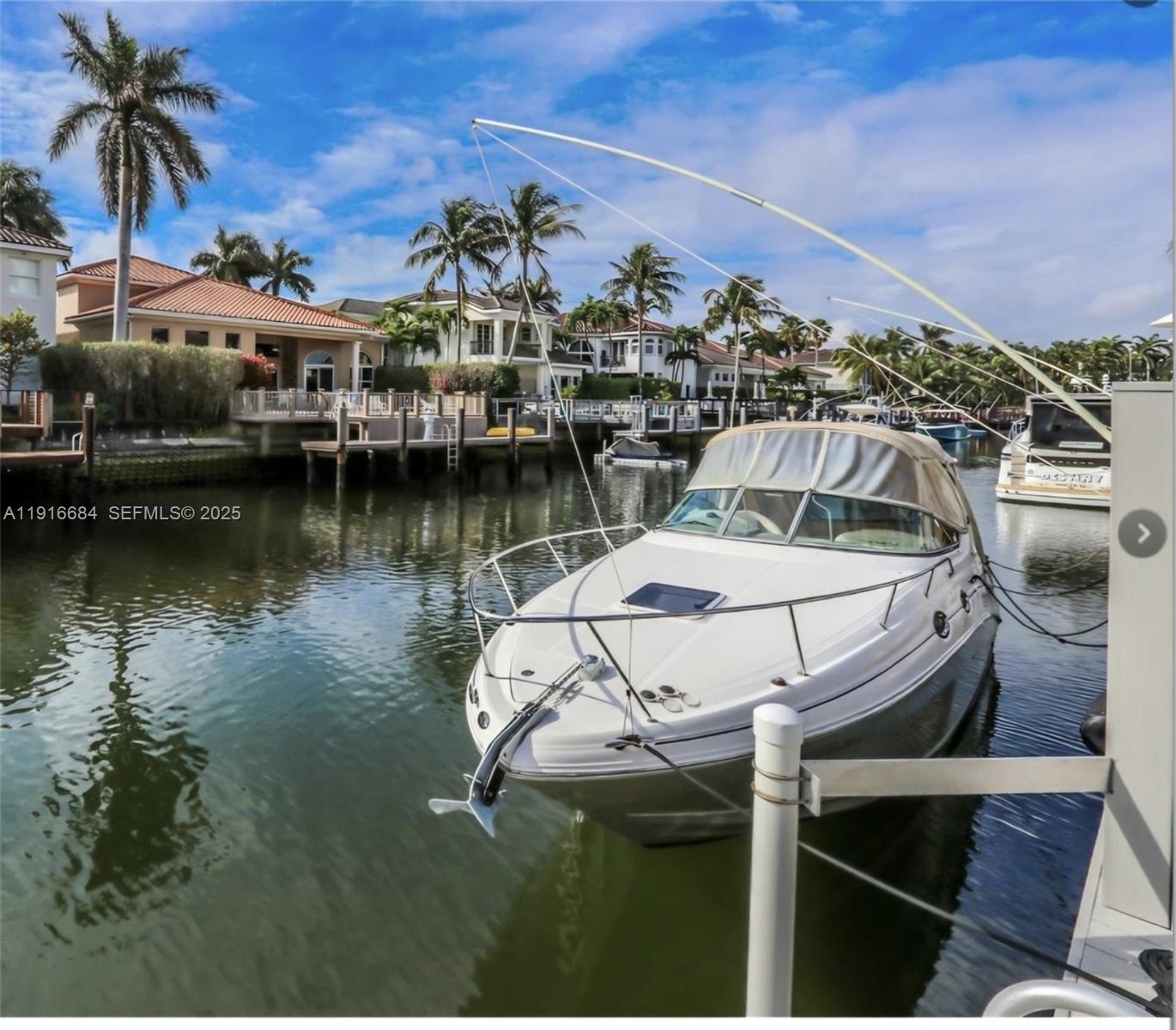 922 Washington St Hollywood, FL 33019