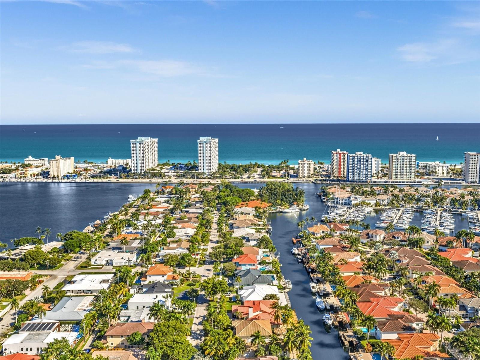 922 Washington St Hollywood, FL 33019