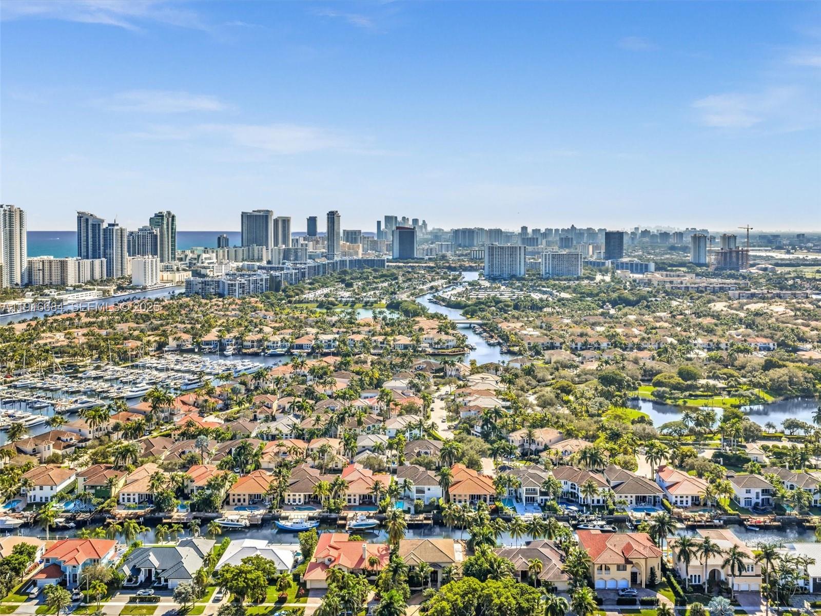 922 Washington St Hollywood, FL 33019