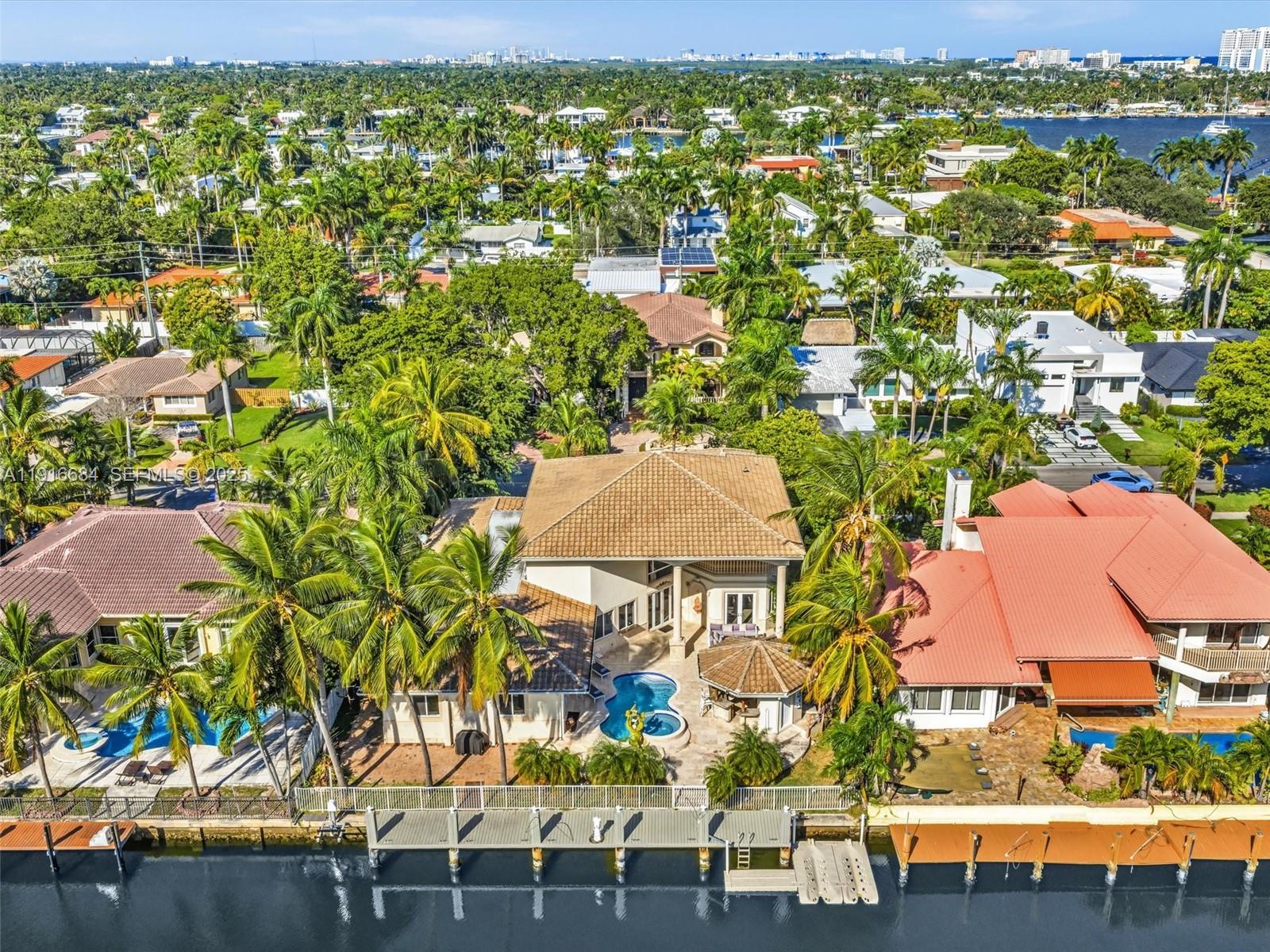 922 Washington St Hollywood, FL 33019