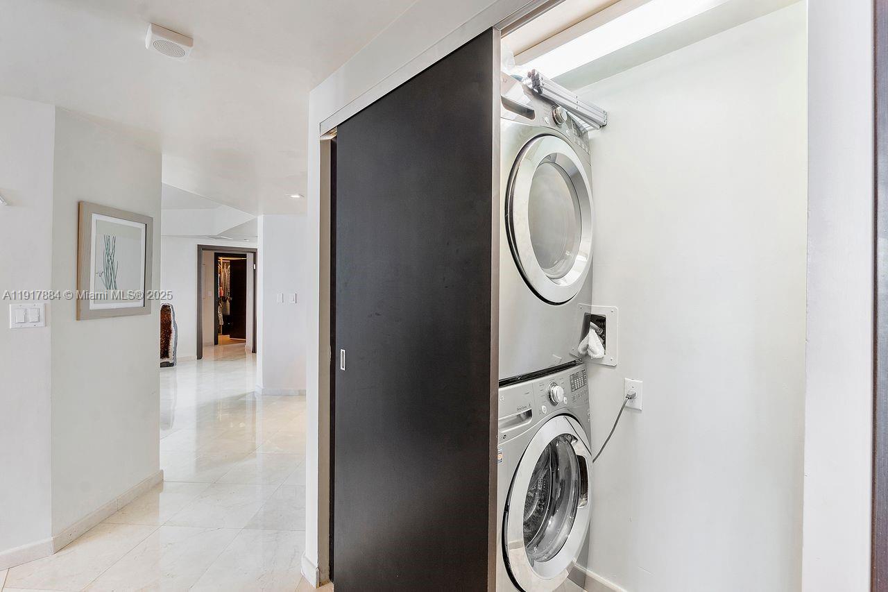 5025 Collins Ave #1907 Miami Beach, FL 33140