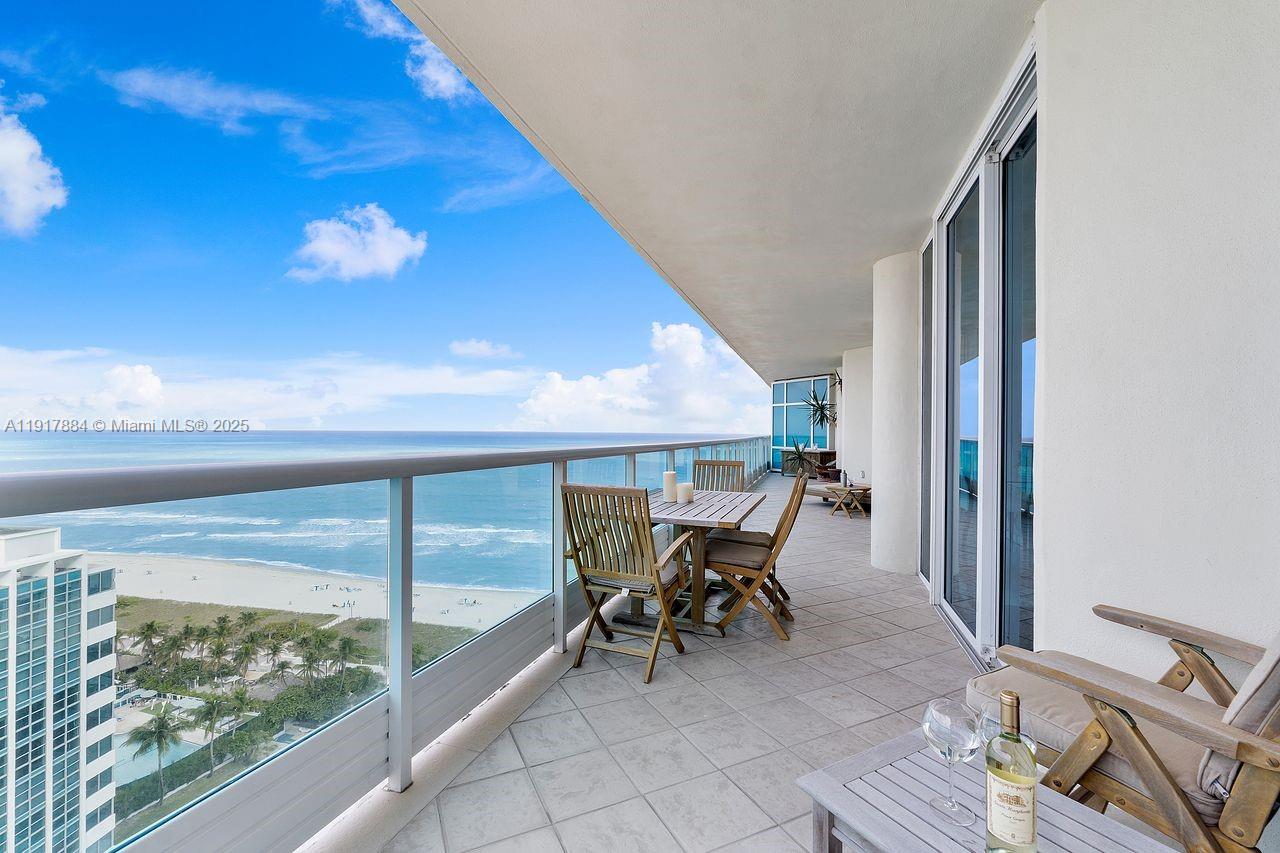5025 Collins Ave #1907 Miami Beach, FL 33140