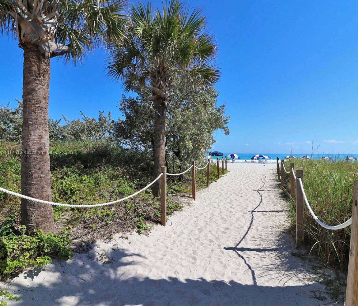 5025 Collins Ave #1907 Miami Beach, FL 33140