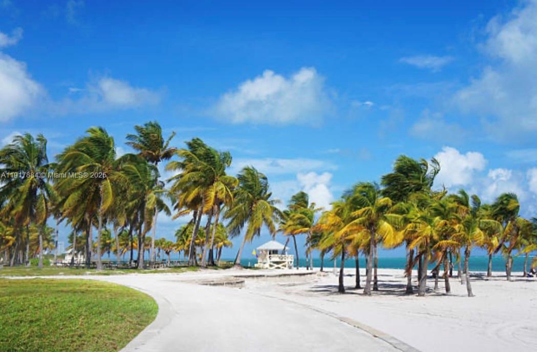 5025 Collins Ave #1907 Miami Beach, FL 33140