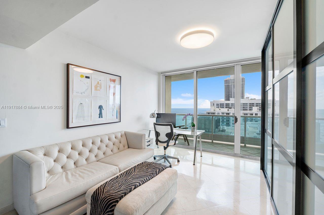 5025 Collins Ave #1907 Miami Beach, FL 33140