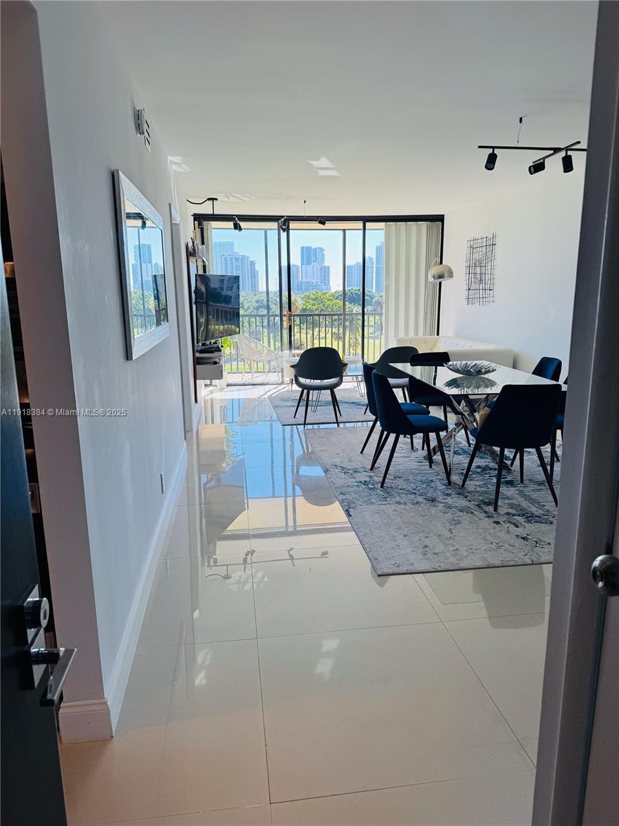 20335 W Country Clb Dr #608