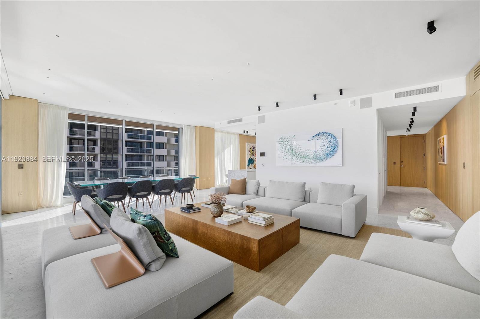 5775 Collins Ave #1501 Miami Beach, FL 33140