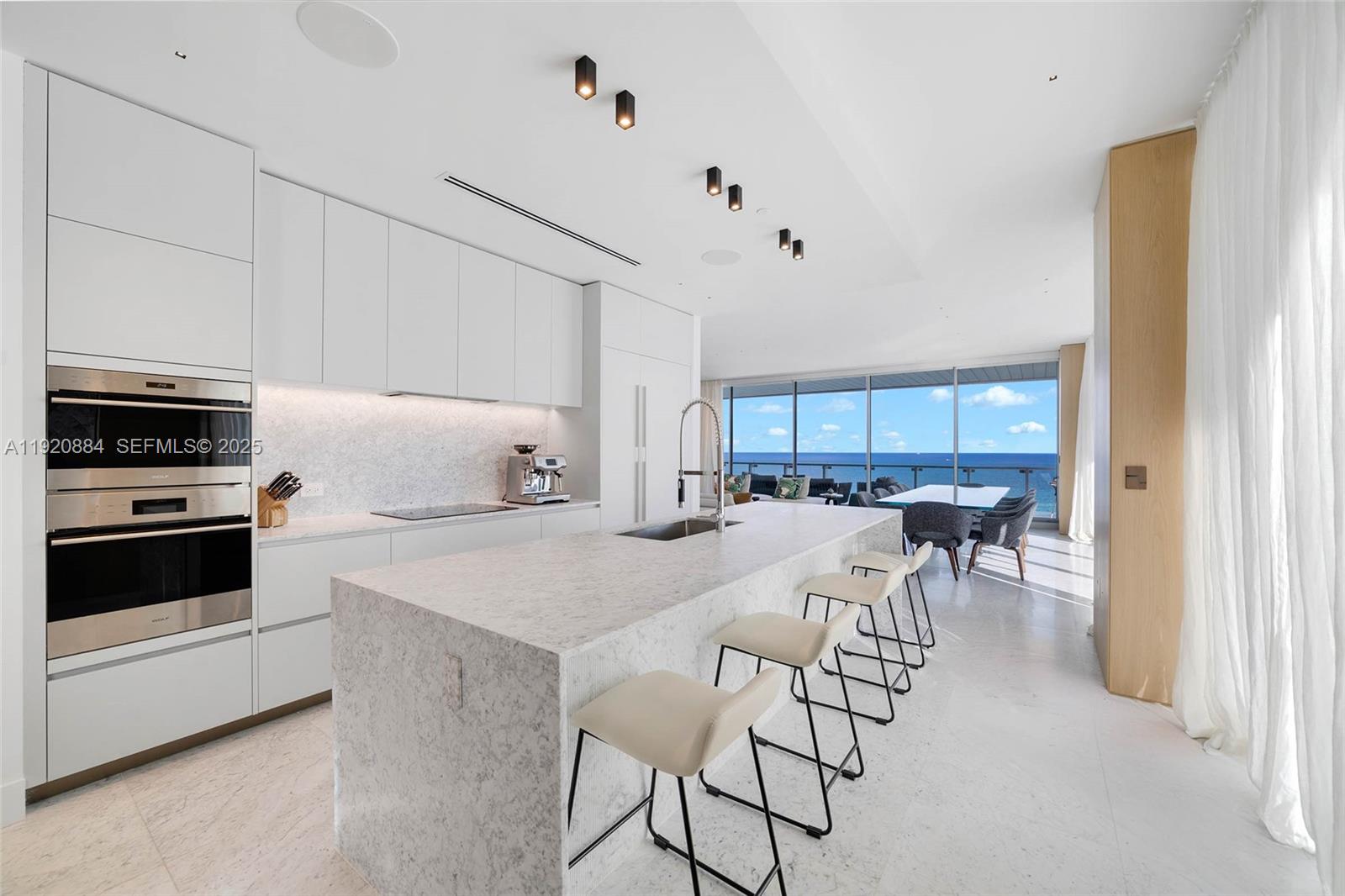 5775 Collins Ave #1501 Miami Beach, FL 33140