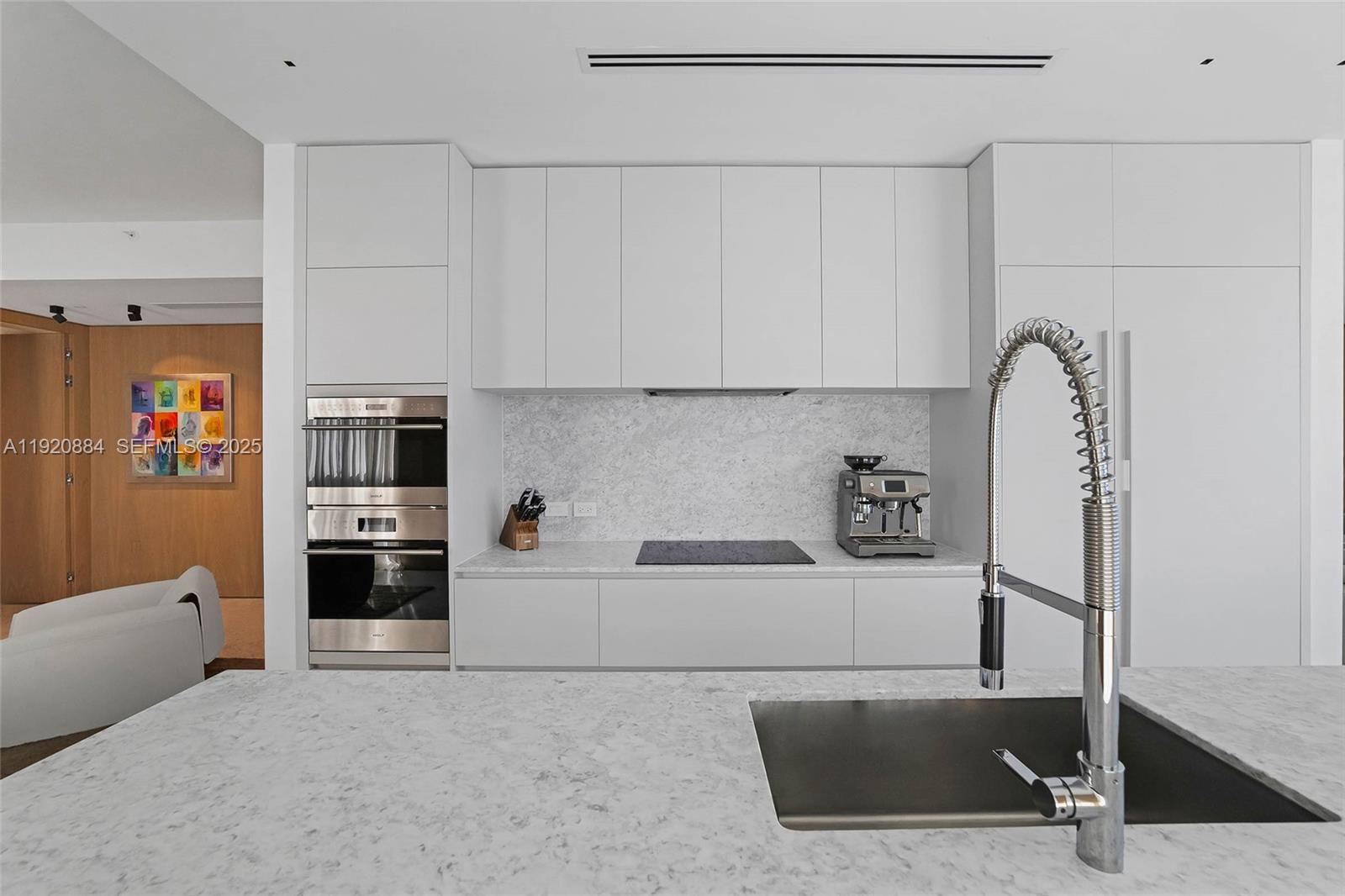 5775 Collins Ave #1501 Miami Beach, FL 33140