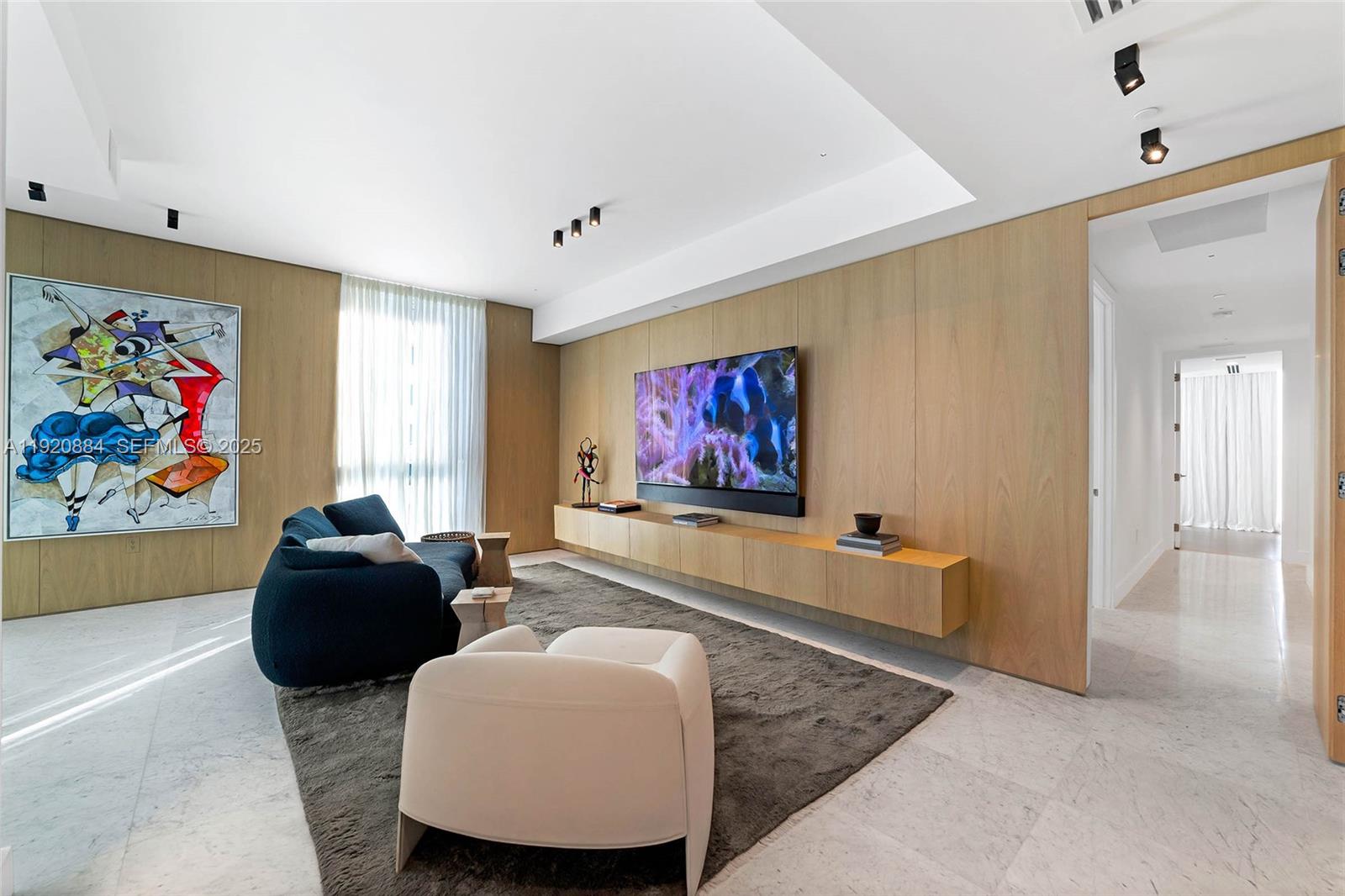 5775 Collins Ave #1501 Miami Beach, FL 33140