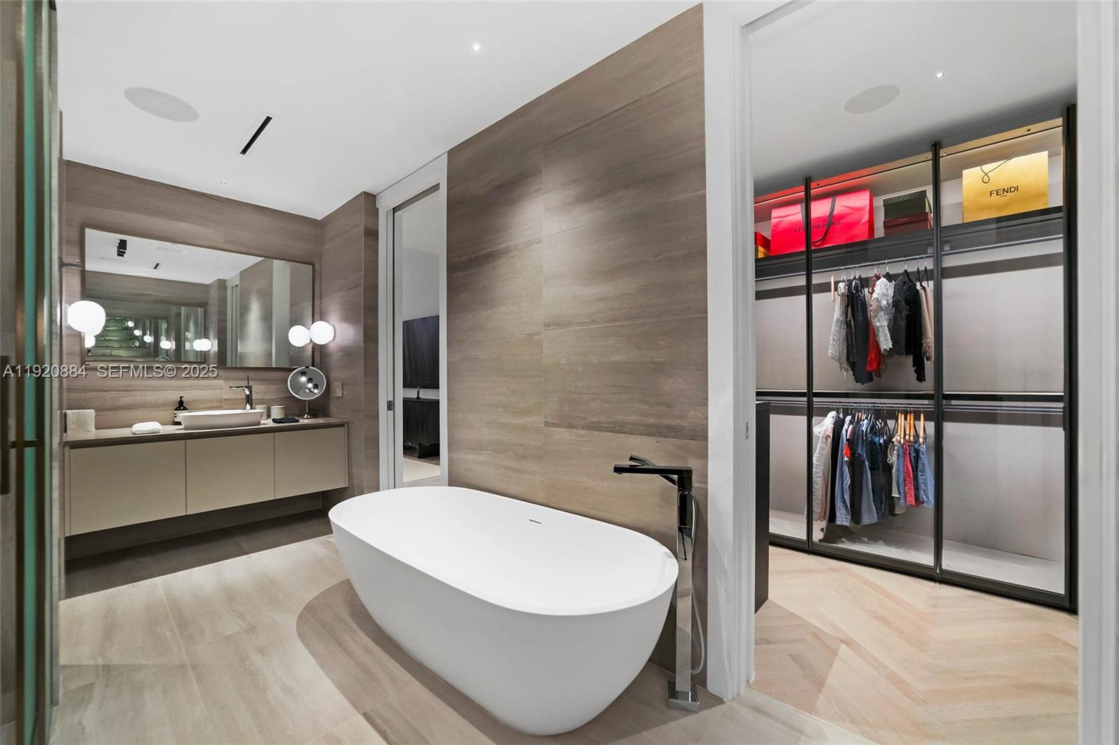 5775 Collins Ave #1501 Miami Beach, FL 33140