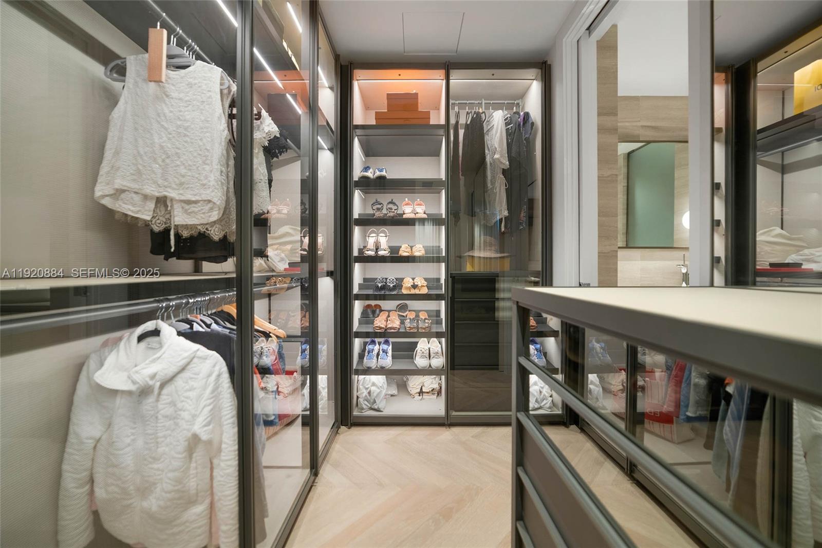 5775 Collins Ave #1501 Miami Beach, FL 33140