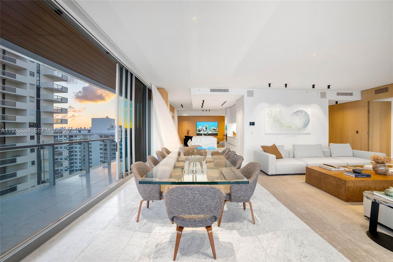 5775 Collins Ave #1501 Miami Beach, FL 33140